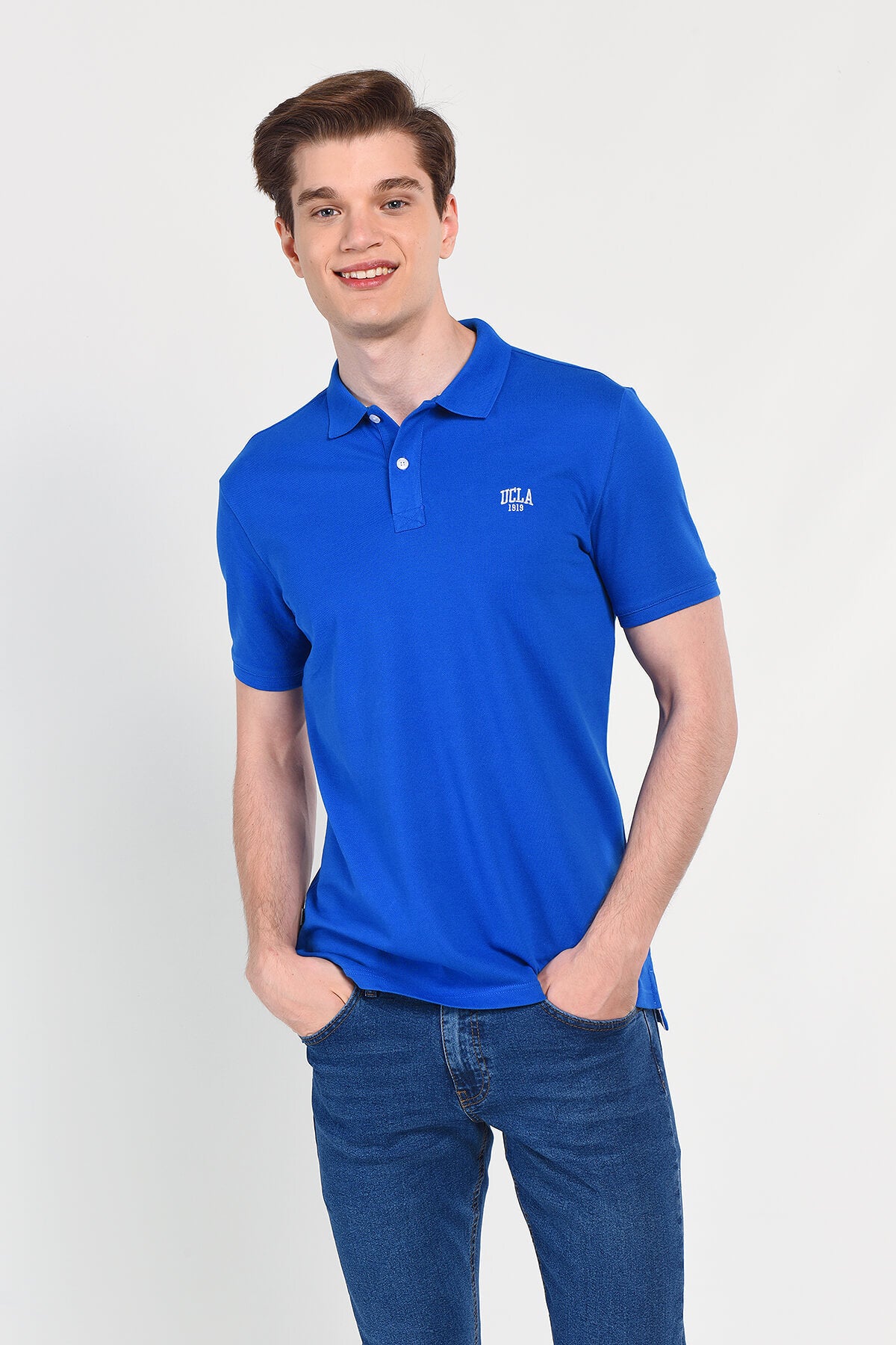 UCLA Tricou cu guler si nasturi, regular fit, logo brodat discret, Albastru, LAKES
