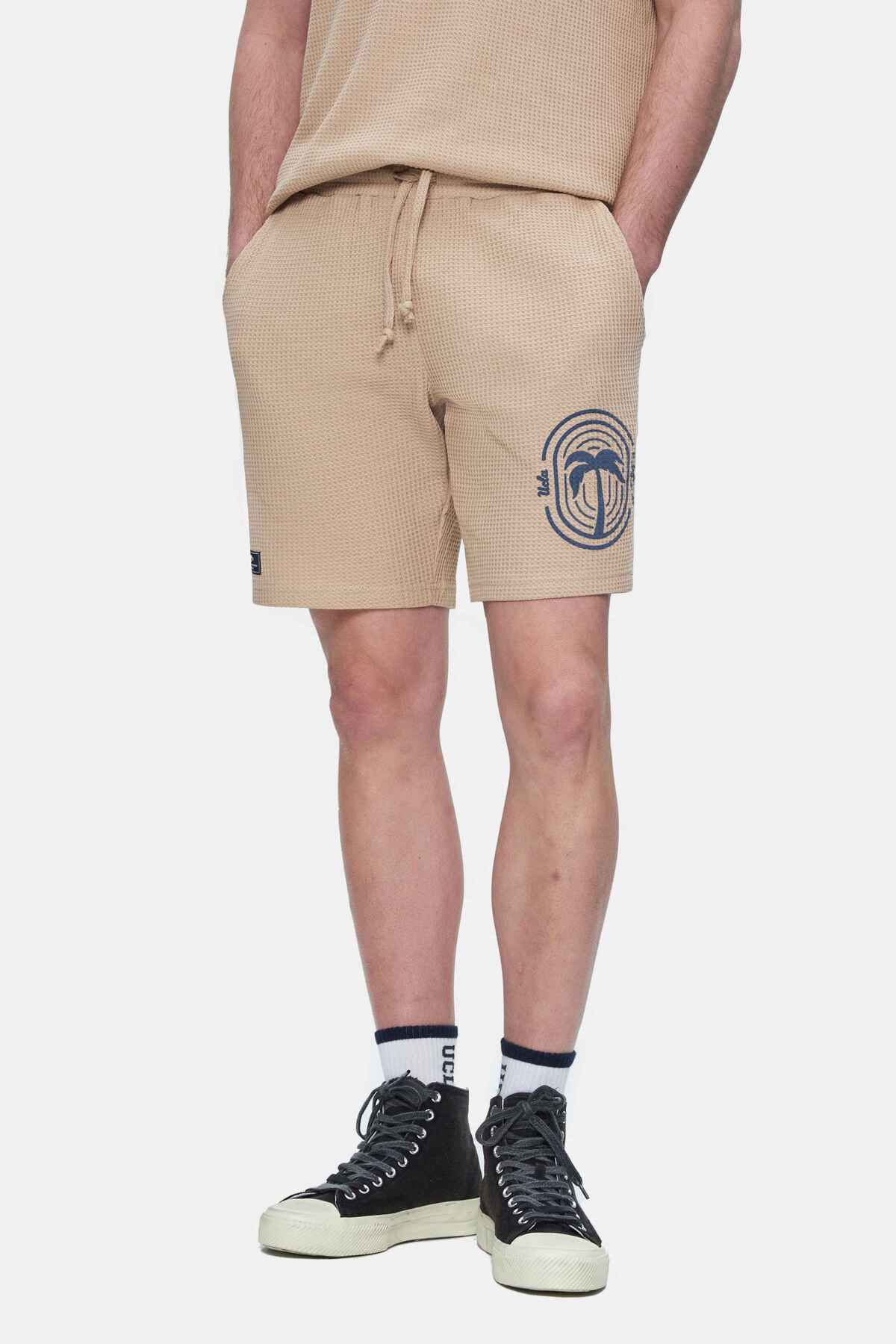 UCLA Pantaloni scurti cu snur si banda elastica in talie, buzunare laterale si imprimeu cu logo discret, Bej, SIERGE
