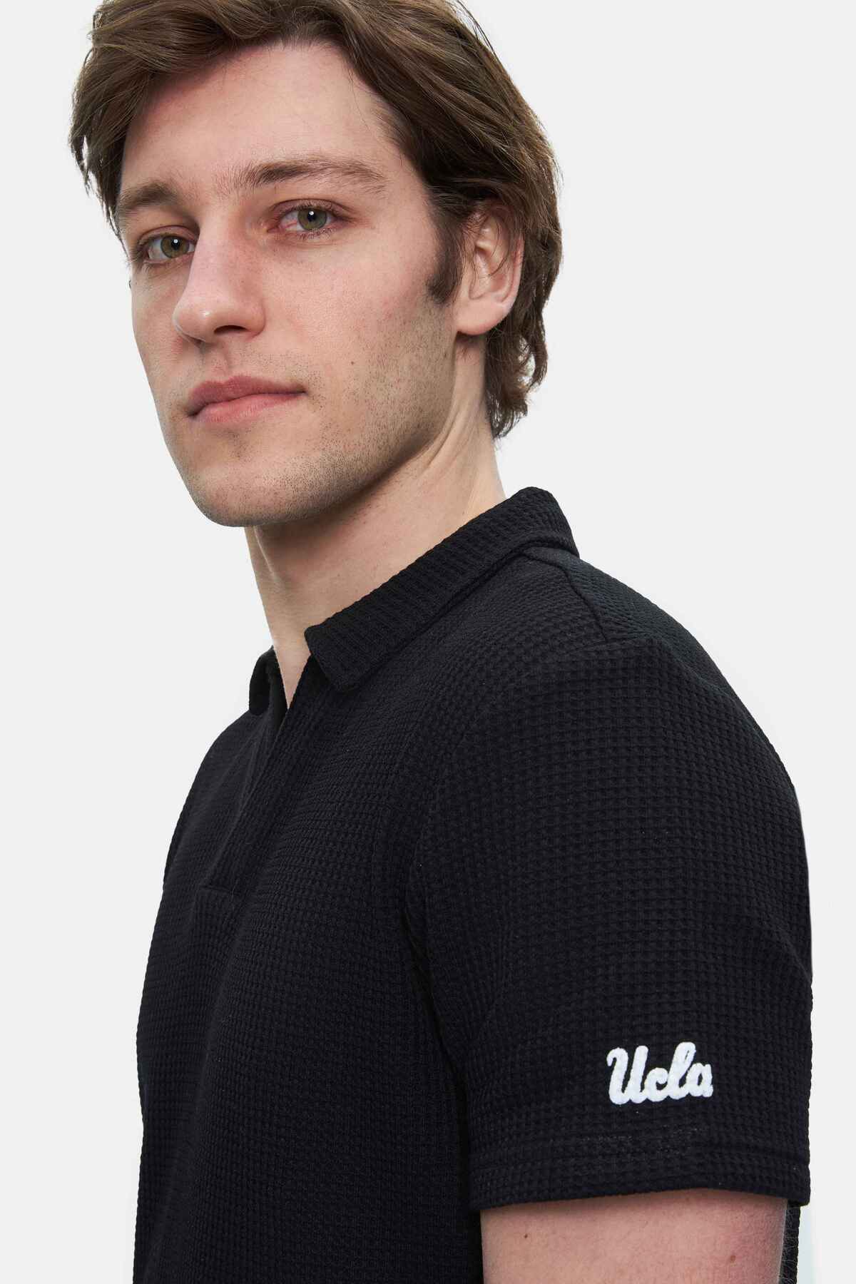UCLA Tricou cu decolteu la baza gatului, imprimeu cu logo, regular fit, Negru, RUSSEL