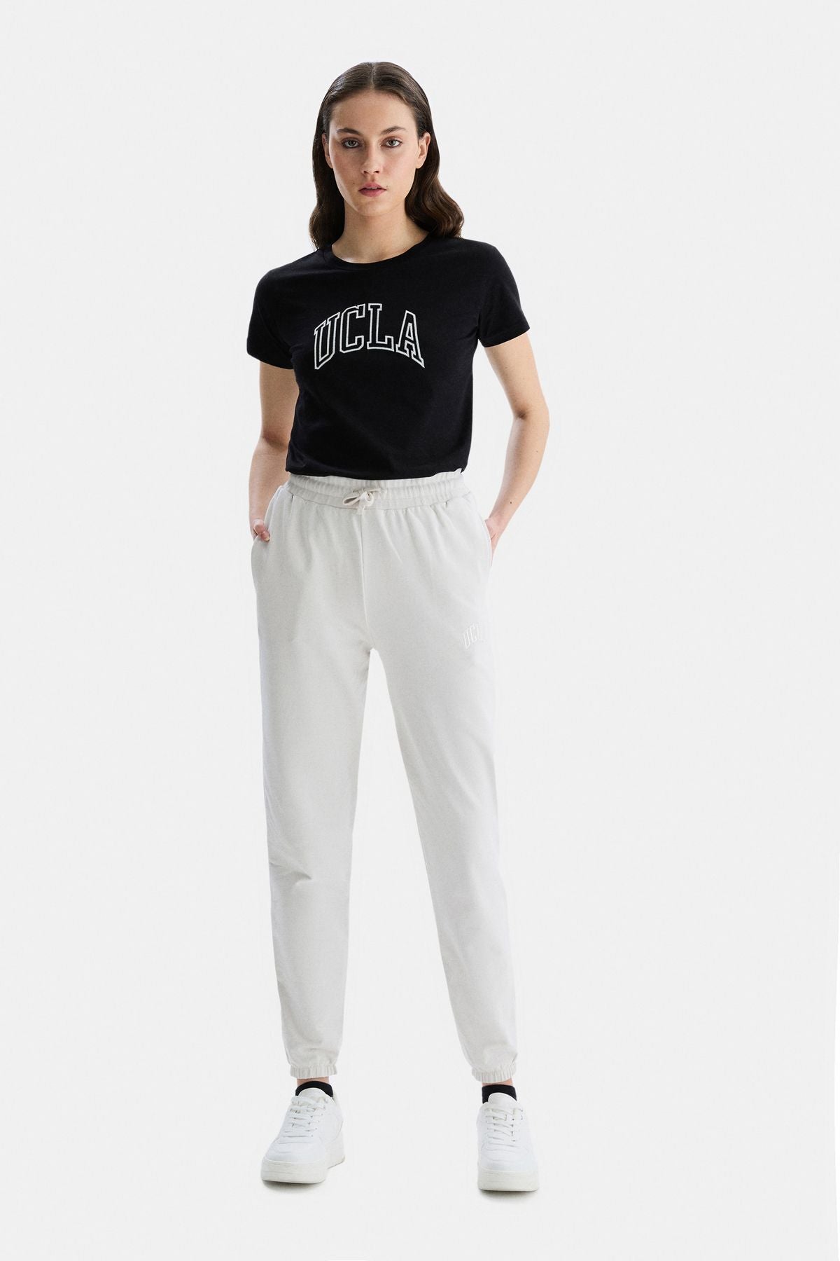 UCLA Pantaloni de trening cu elastic si snur in talie, manseta elastica si logo discret, Alb, JEZEBEL