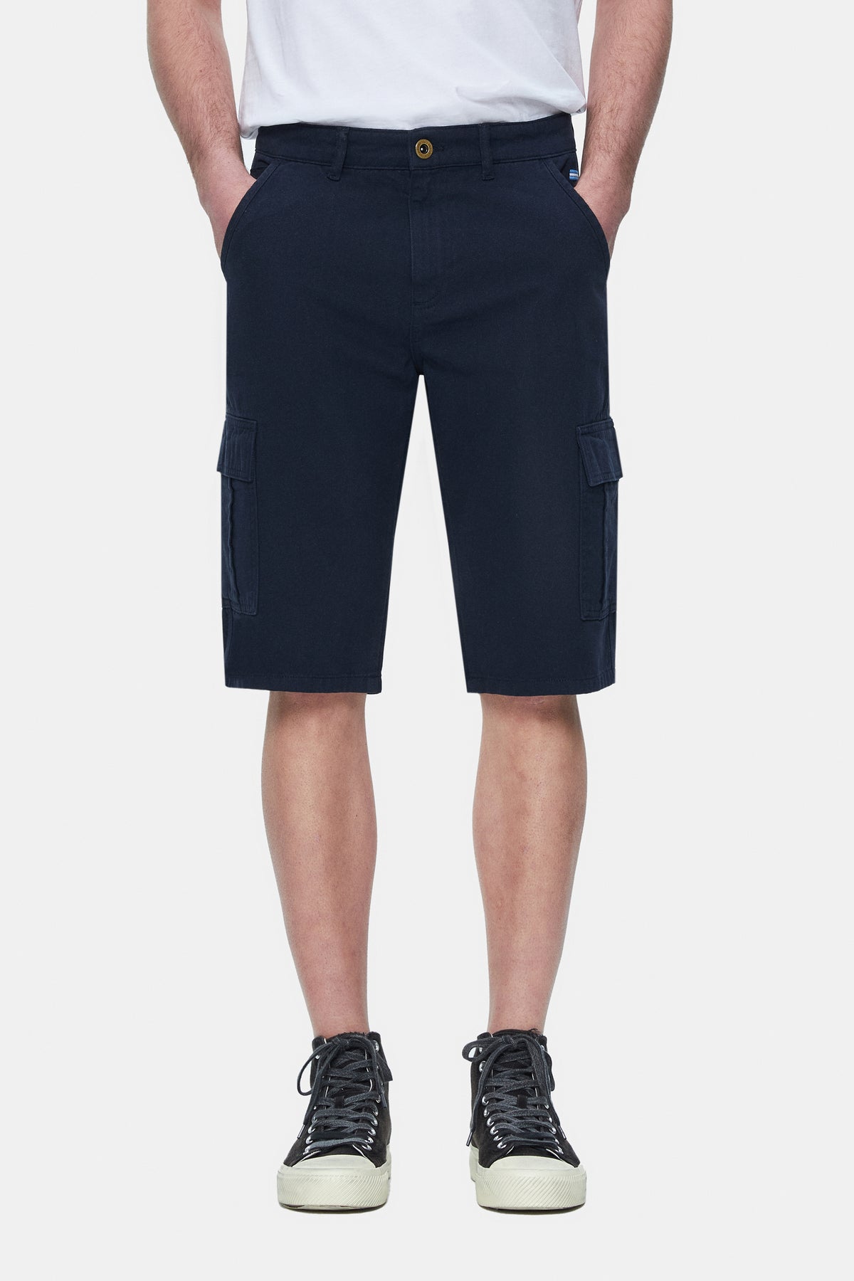 UCLA Pantaloni scurti cu snur si banda elastica in talie, buzunare laterale si imprimeu cu logo discret, Bleumarin, BLEWIN