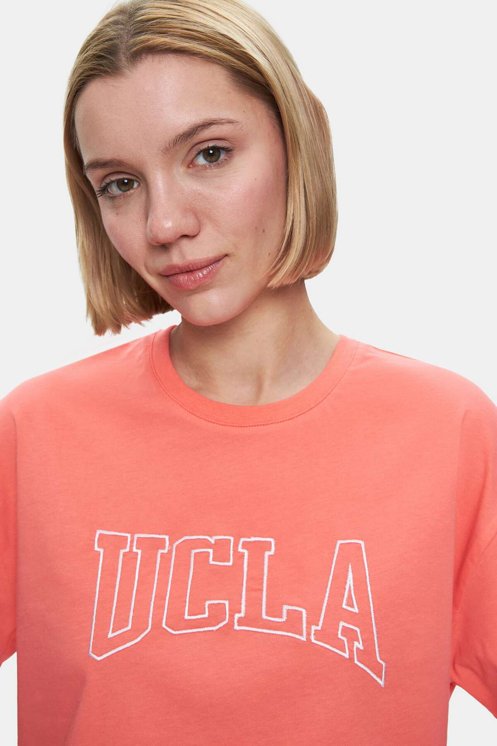 UCLA Tricou cu decolteu la baza gatului, imprimeu cu logo, regular fit, Roz deschis, HELENA