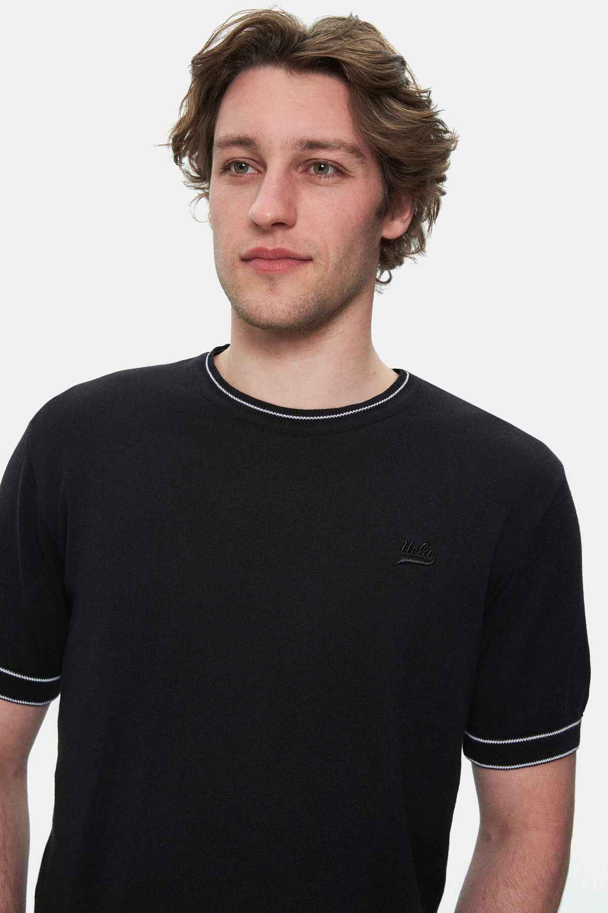 UCLA Tricou cu decolteu la baza gatului, imprimeu cu logo, regular fit, Negru, FARED