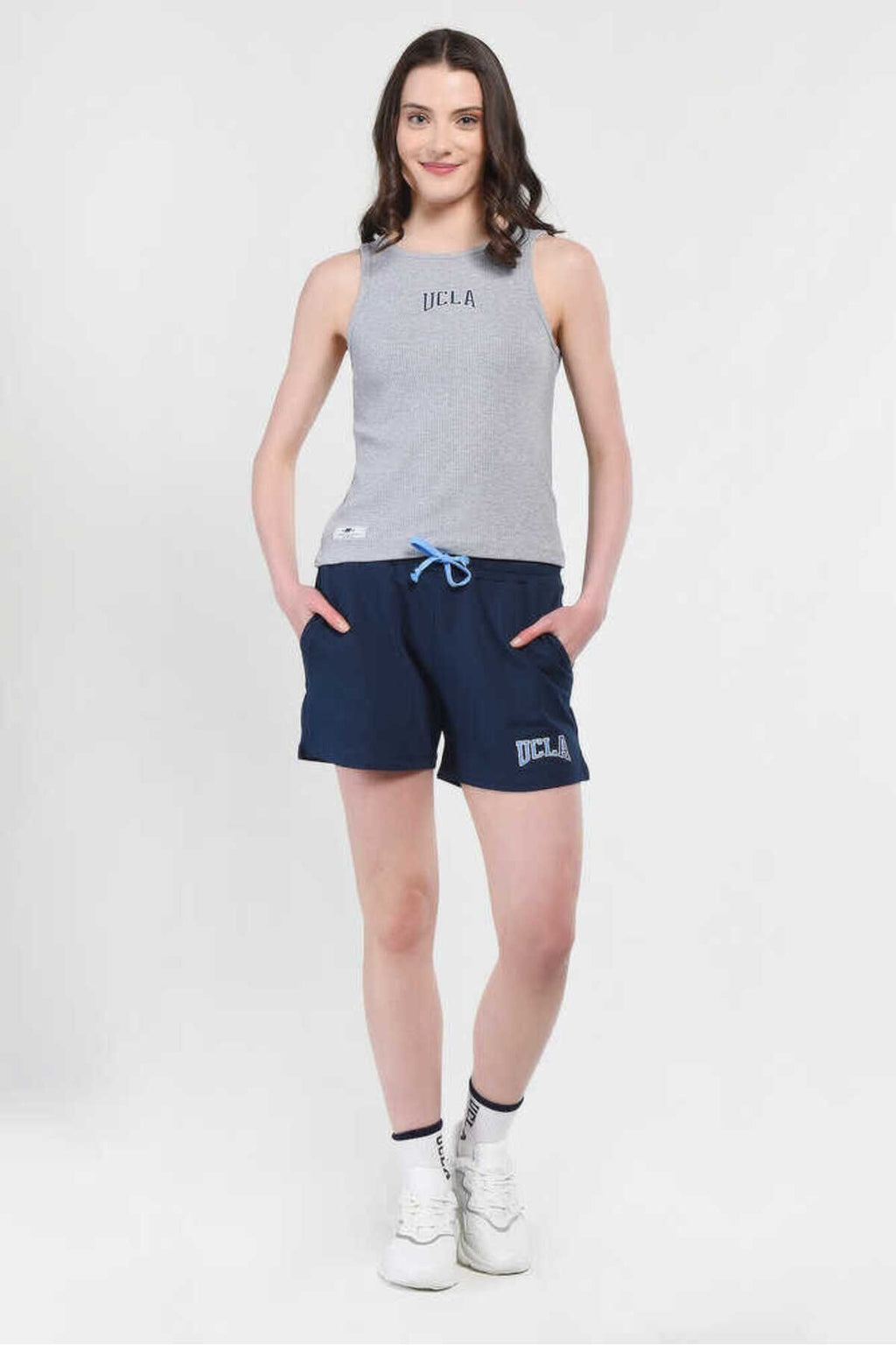 UCLA Pantaloni scurti cu snur si banda elastica in talie, buzunare laterale si imprimeu cu logo discret, Bleumarin, ROSA