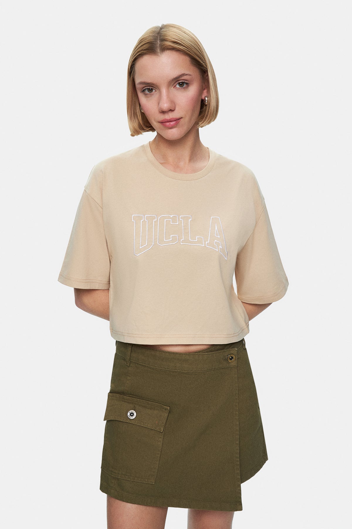 UCLA Pantaloni scurti cu snur si banda elastica in talie, buzunare laterale si imprimeu cu logo discret, Kaki, LINDA
