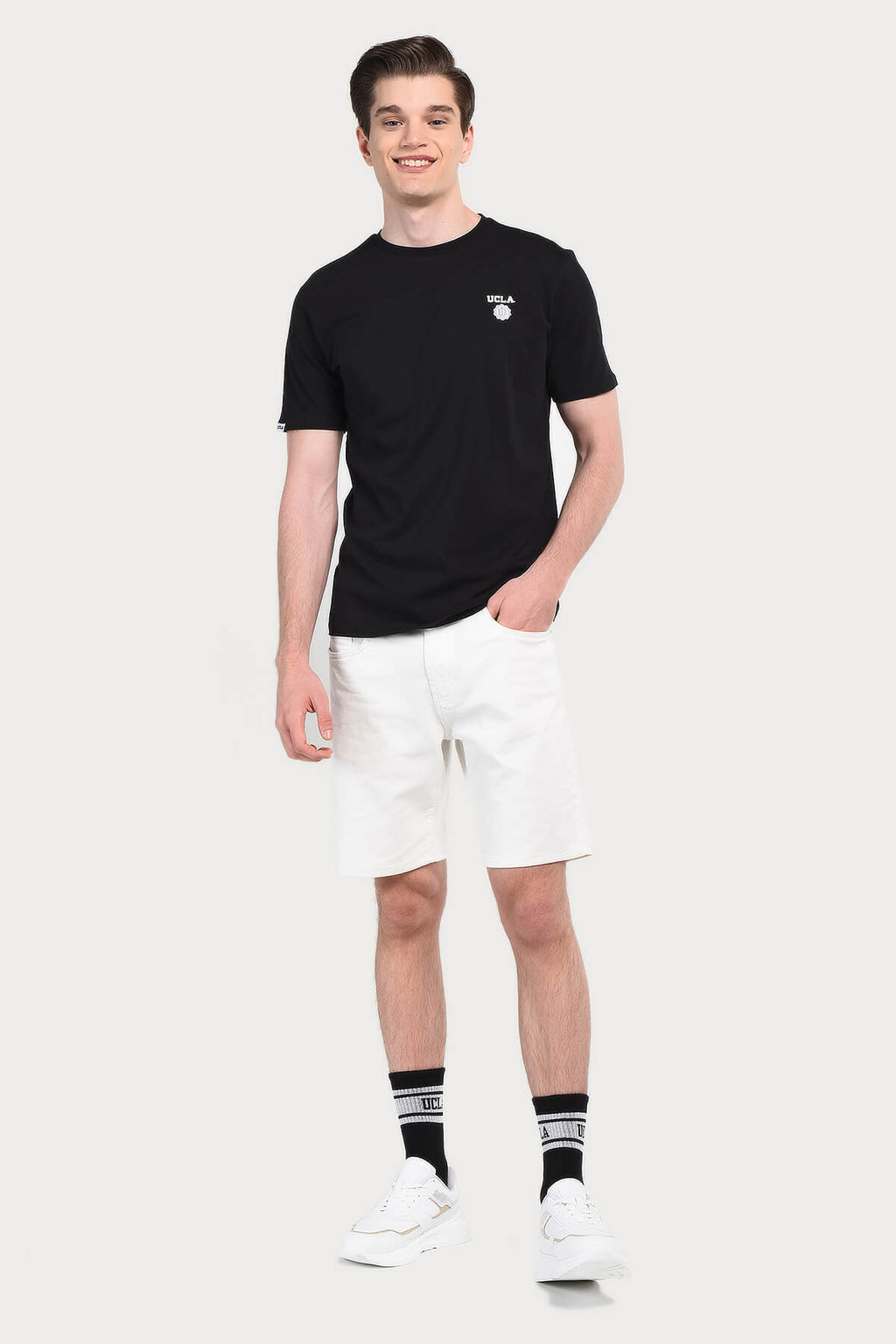 UCLA Tricou cu decolteu la baza gatului, imprimeu cu logo, regular fit, Negru, BASS