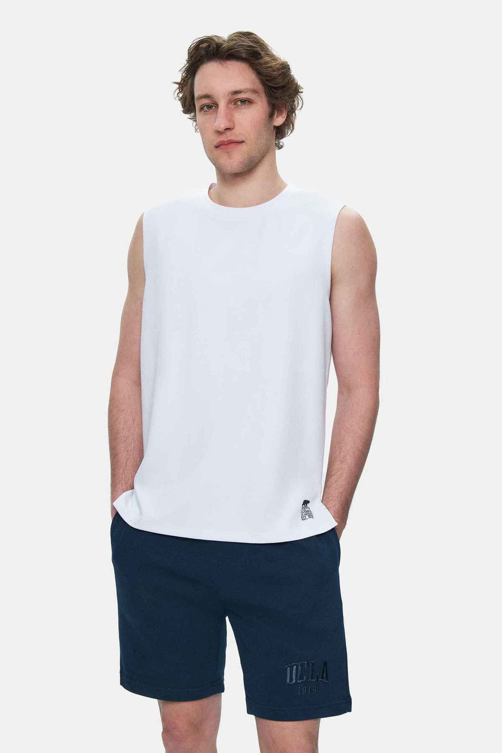 UCLA Tricou cu decolteu la baza gatului, imprimeu cu logo, regular fit, Alb, BODHI
