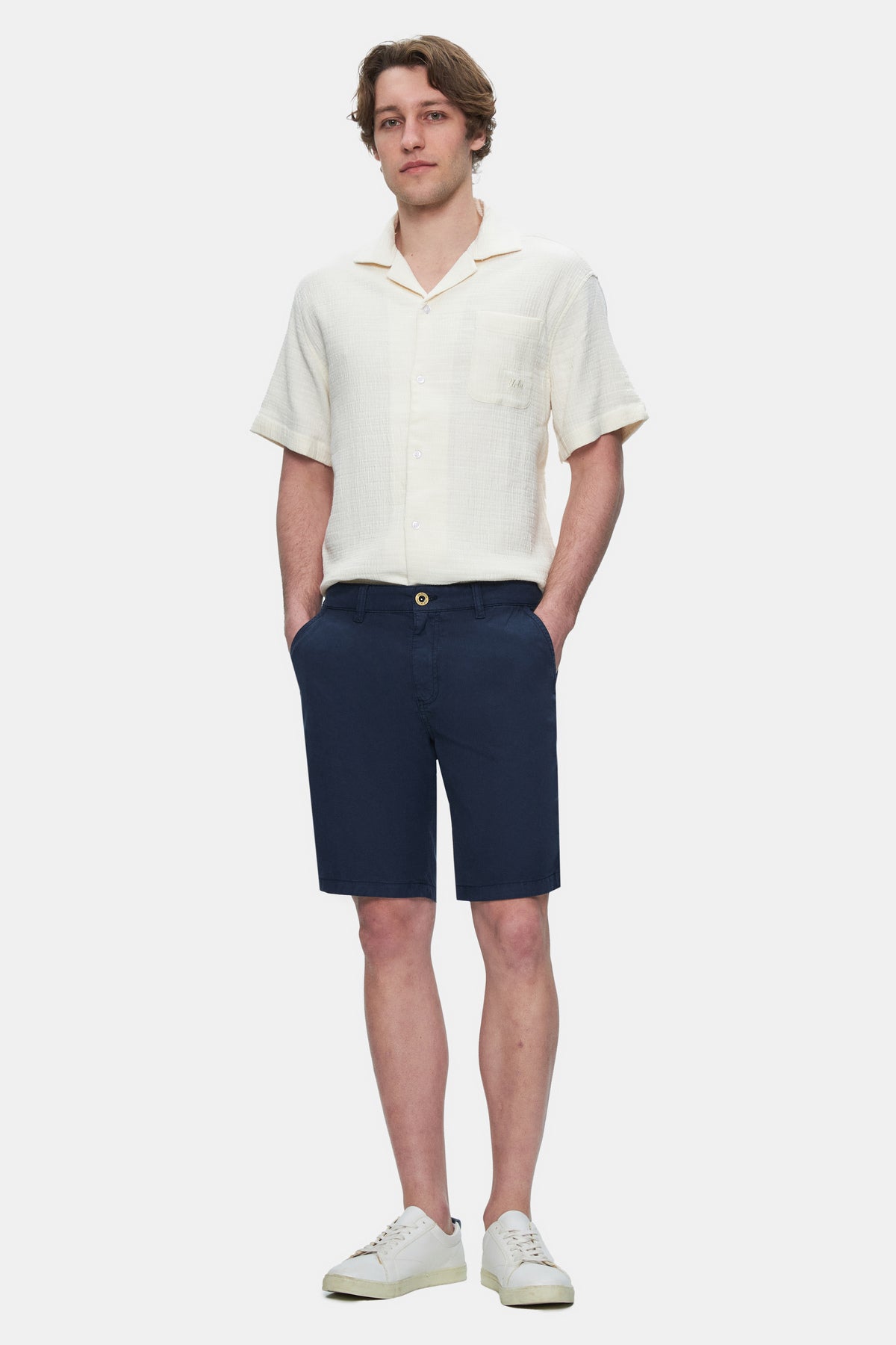 UCLA Pantaloni scurti cu snur si banda elastica in talie, buzunare laterale si imprimeu cu logo discret, Bleumarin, VALOR
