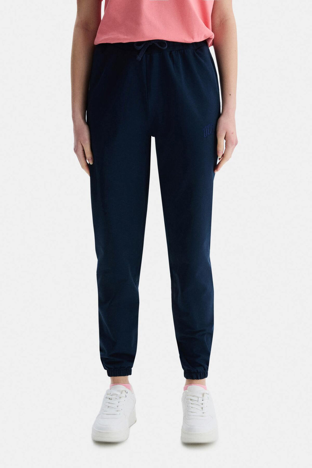 UCLA Pantaloni de trening cu elastic si snur in talie, manseta elastica si logo discret, Bleumarin, JEZEBEL