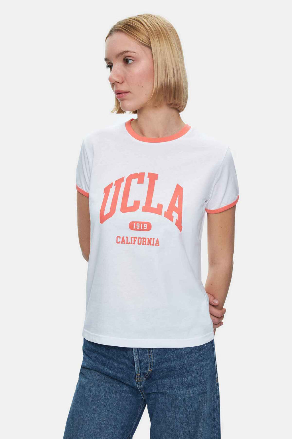 UCLA Tricou cu decolteu la baza gatului, imprimeu cu logo, regular fit, Alb, SAVANNAH