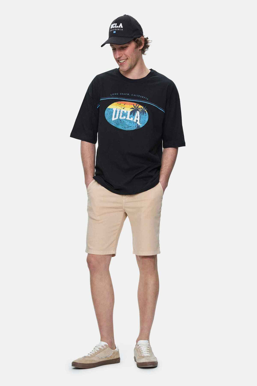 UCLA Tricou cu decolteu la baza gatului, imprimeu cu logo, regular fit, Negru, AIRE