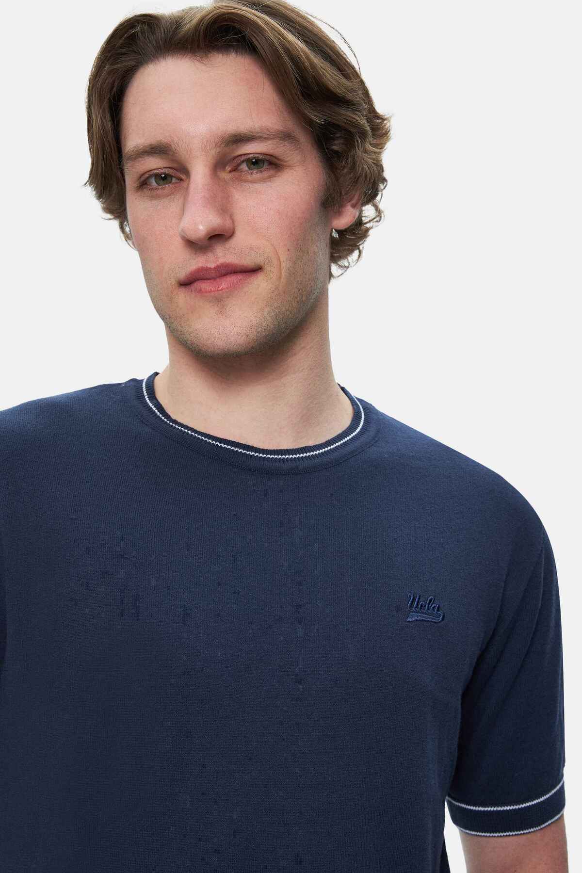 UCLA Tricou cu decolteu la baza gatului, imprimeu cu logo, regular fit, Bleumarin, FARED