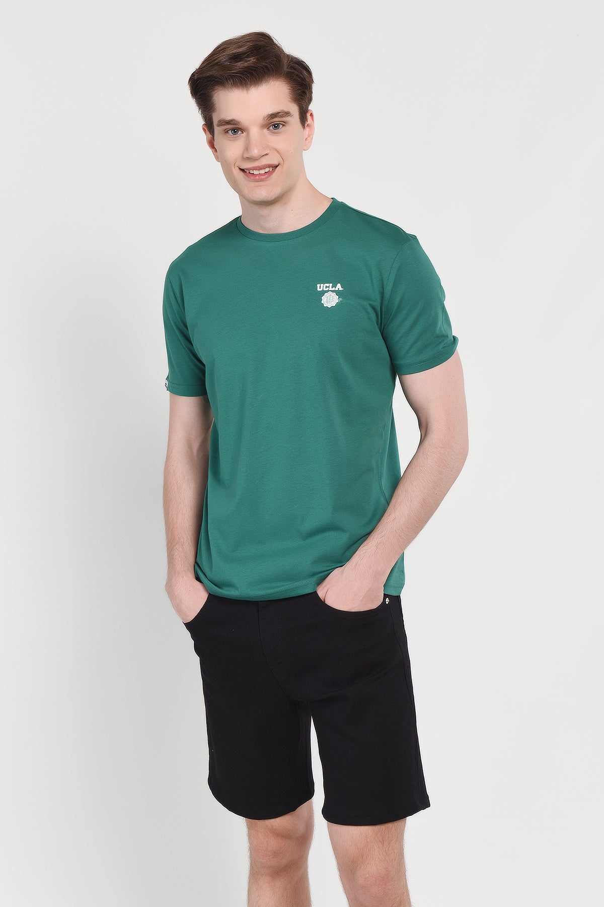 UCLA Tricou cu decolteu la baza gatului, imprimeu cu logo, regular fit, Verde, BASS