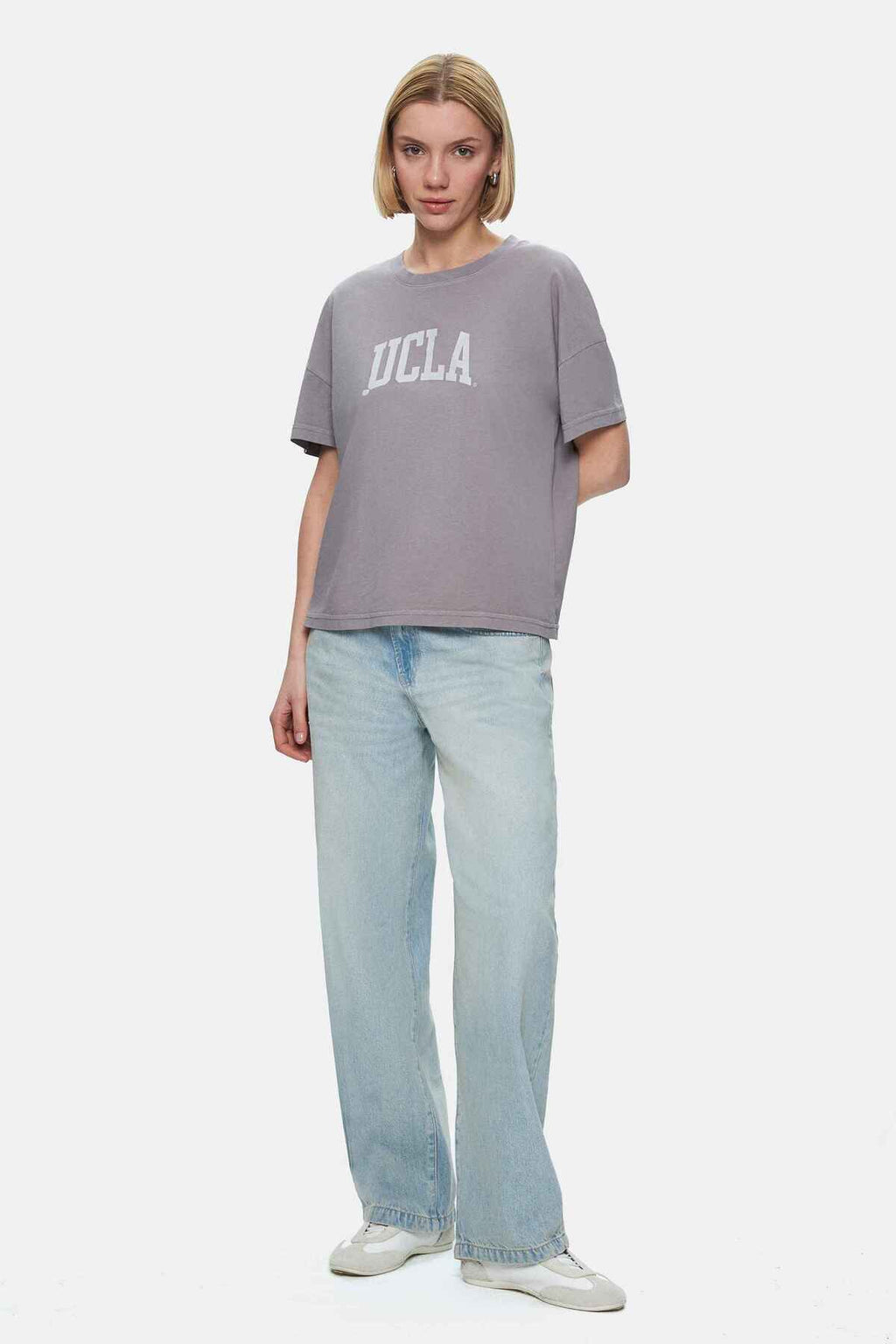 UCLA Tricou cu decolteu la baza gatului, imprimeu cu logo, regular fit, Gri, EVERLEE