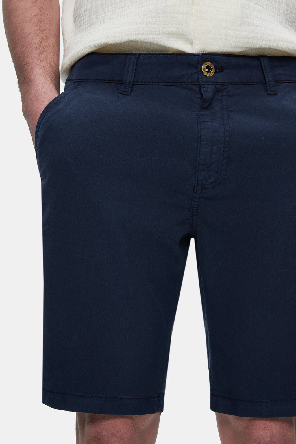 UCLA Pantaloni scurti cu snur si banda elastica in talie, buzunare laterale si imprimeu cu logo discret, Bleumarin, VALOR