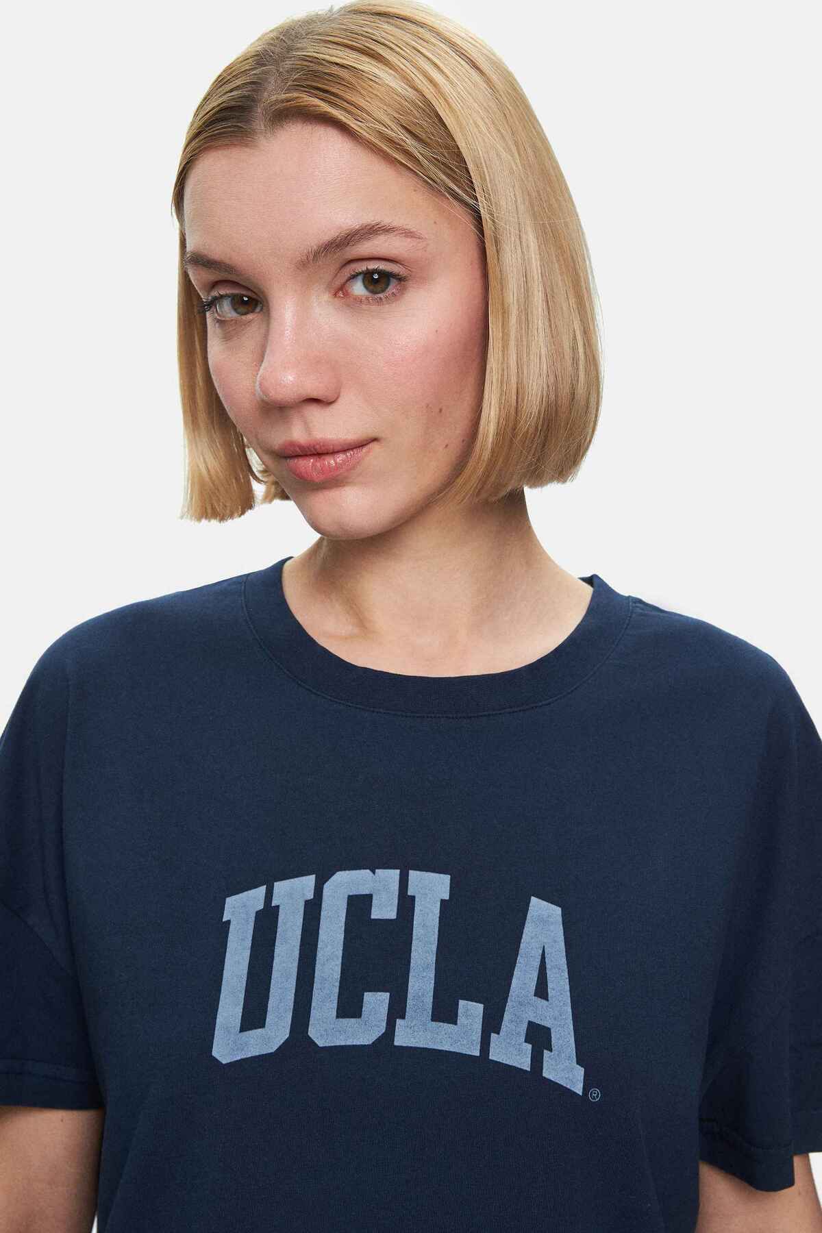 UCLA Tricou cu decolteu la baza gatului, imprimeu cu logo, regular fit, Bleumarin, EVERLEE