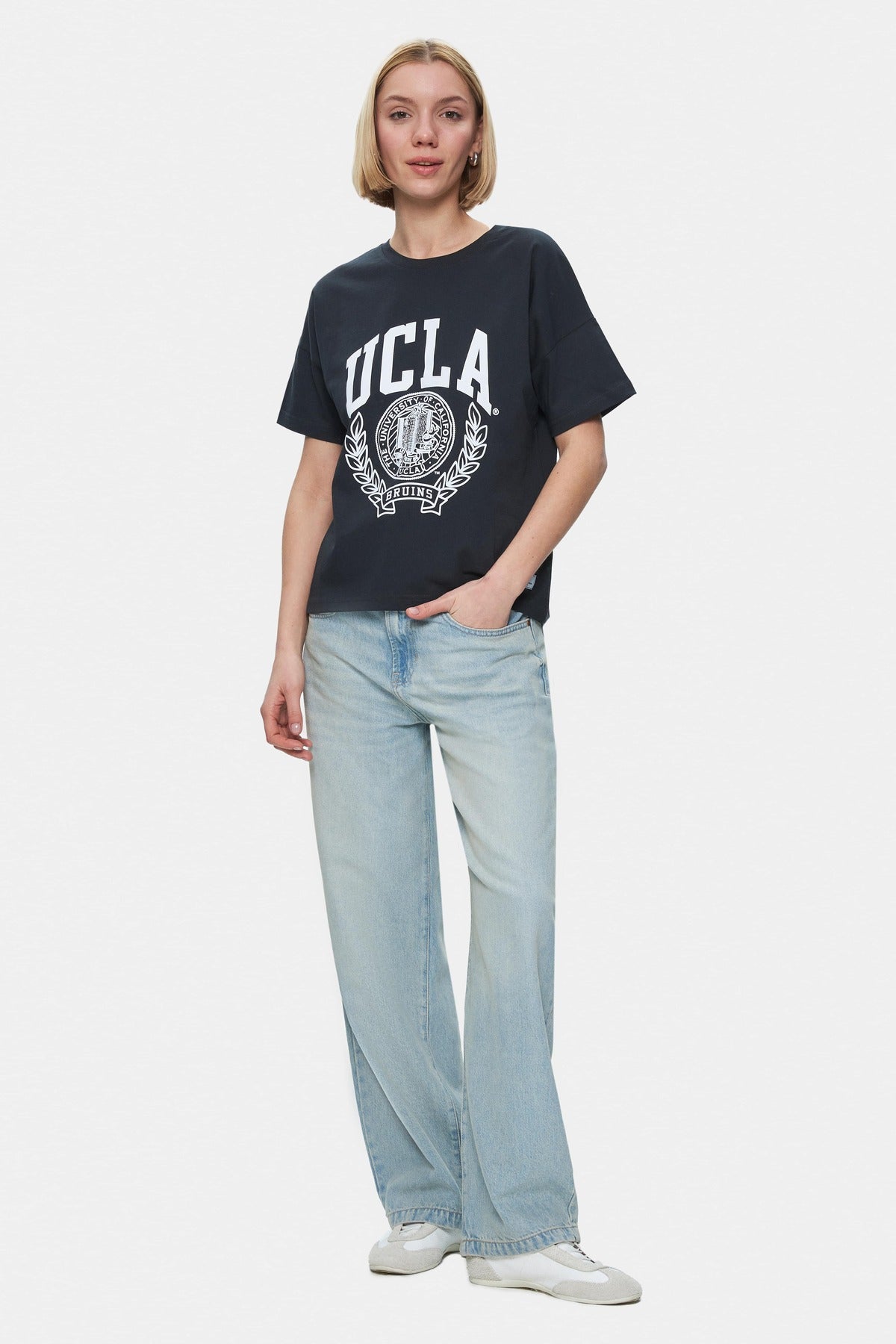 UCLA Tricou cu decolteu la baza gatului, imprimeu cu logo, regular fit, Gri, AVALON