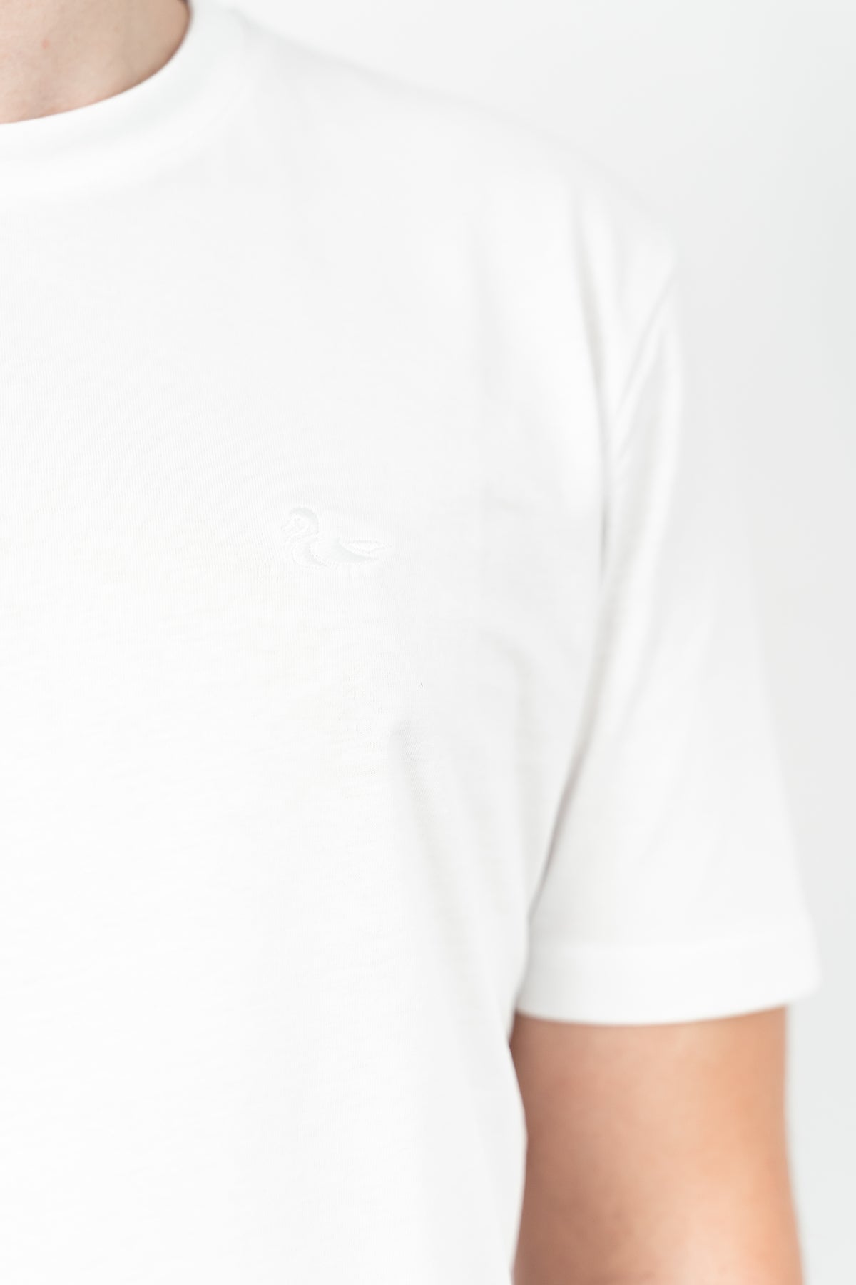 Les Canards, Tricou cu decolteu la baza gatului, detaliu cu logo, regular fit, BASS, Alb