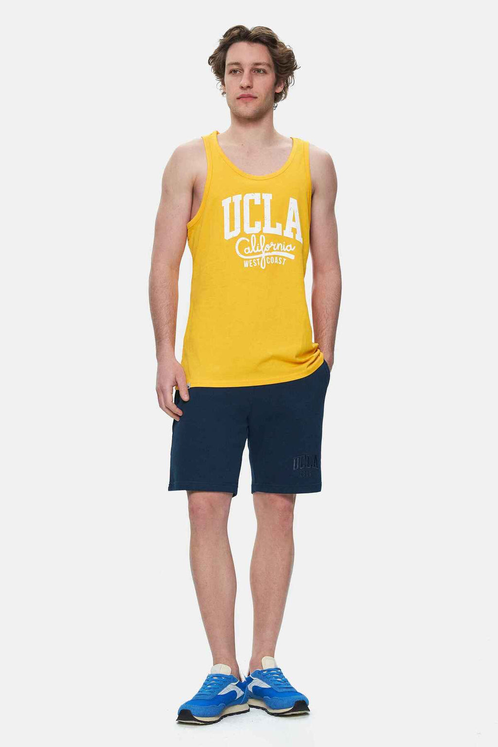 UCLA Tricou cu decolteu la baza gatului, imprimeu cu logo, regular fit, Galben, PEBBLE