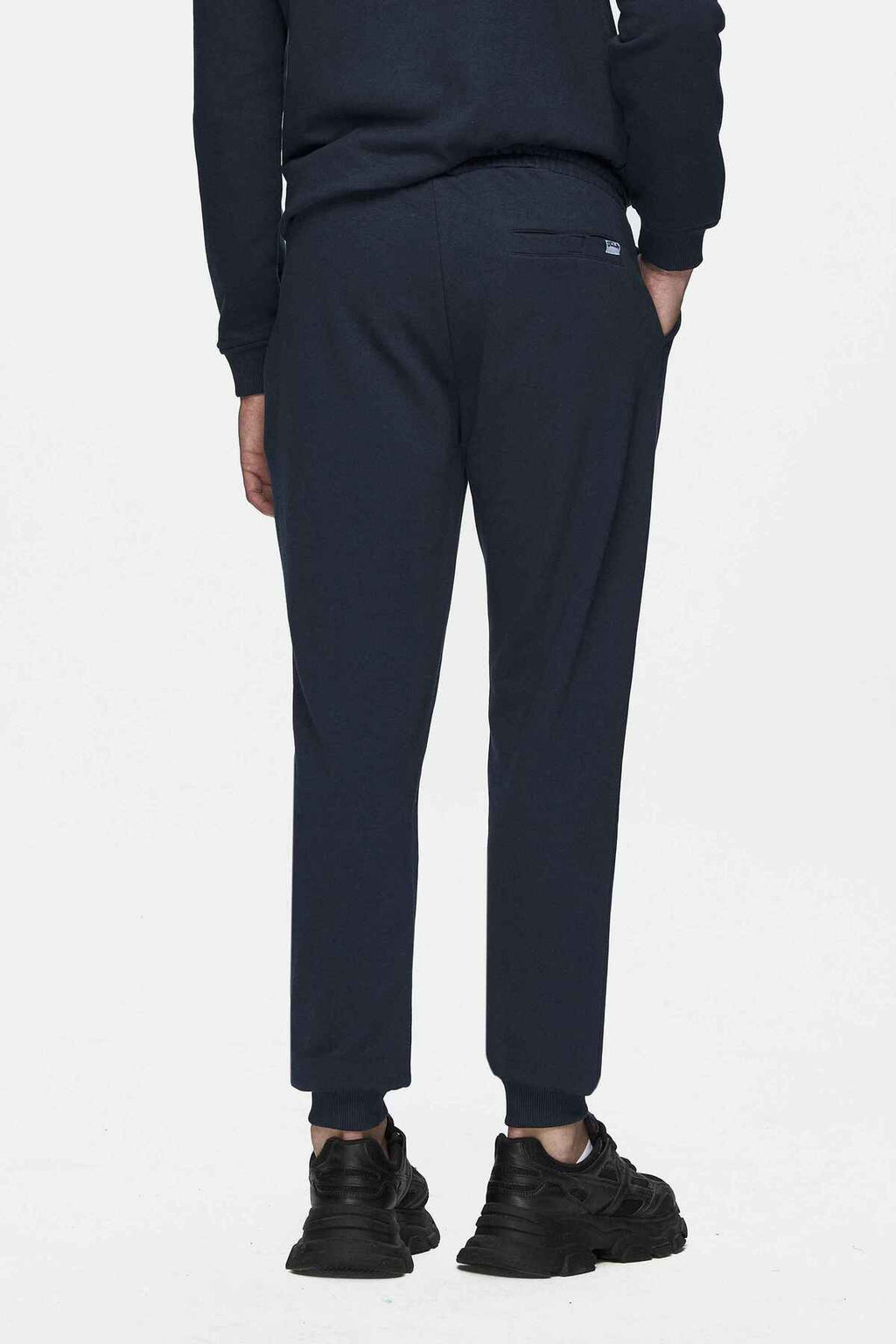 UCLA Pantaloni de trening cu elastic si snur in talie, manseta elastica si logo discret, Bleumarin, LUSKIN