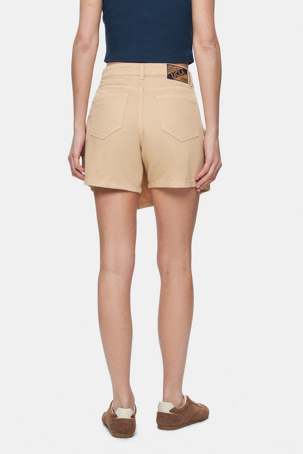 UCLA Pantaloni scurti cu snur si banda elastica in talie, buzunare laterale si imprimeu cu logo discret, Maro, LINDA