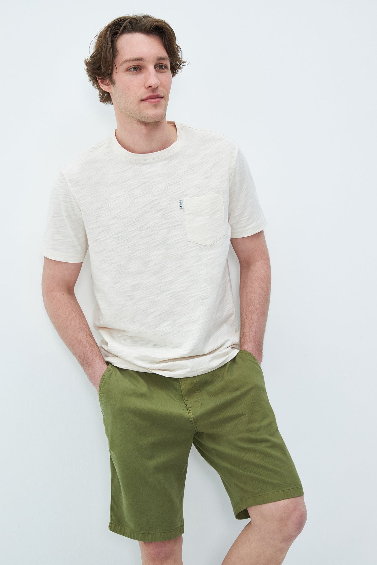 UCLA Pantaloni scurti cu snur si banda elastica in talie, buzunare laterale si imprimeu cu logo discret, Verde, VALOR
