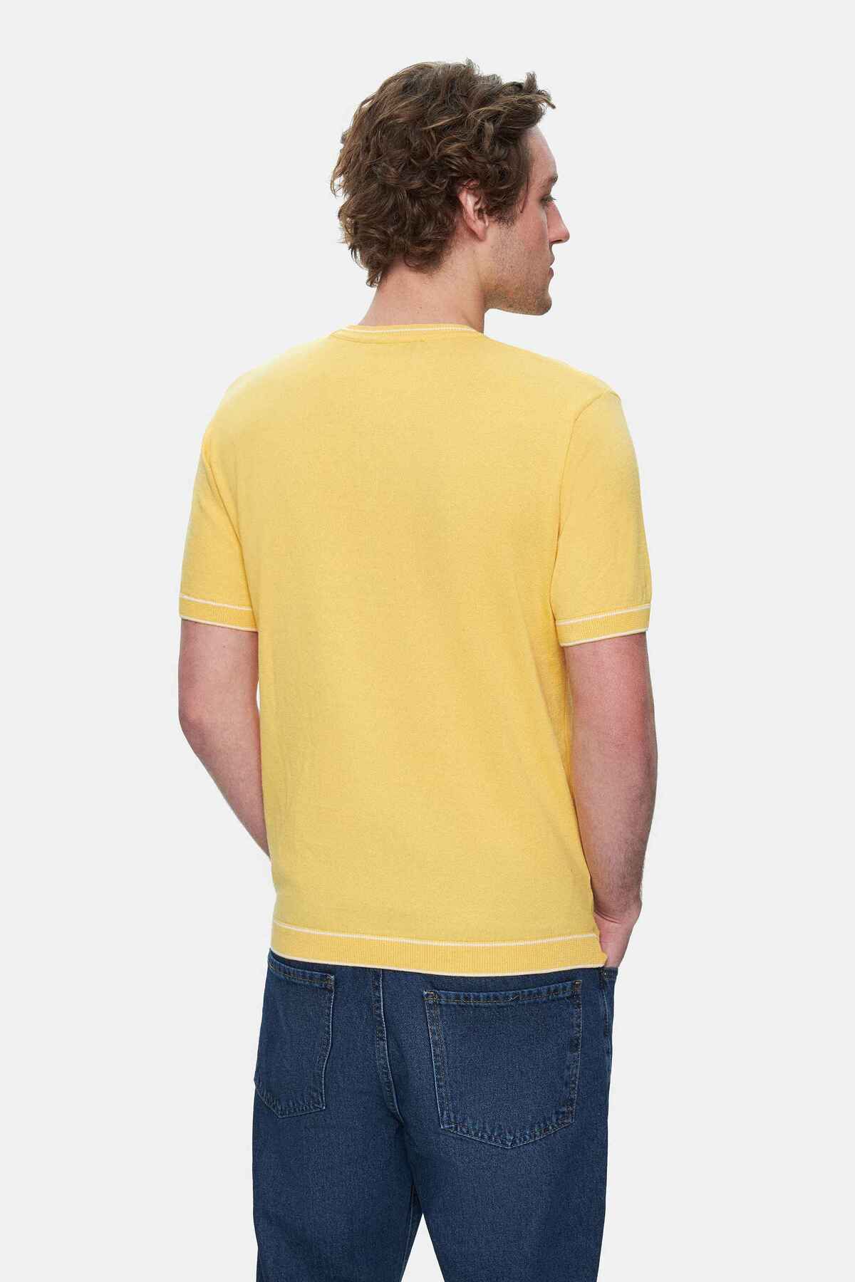 UCLA Tricou cu decolteu la baza gatului, imprimeu cu logo, regular fit, Galben, FARED