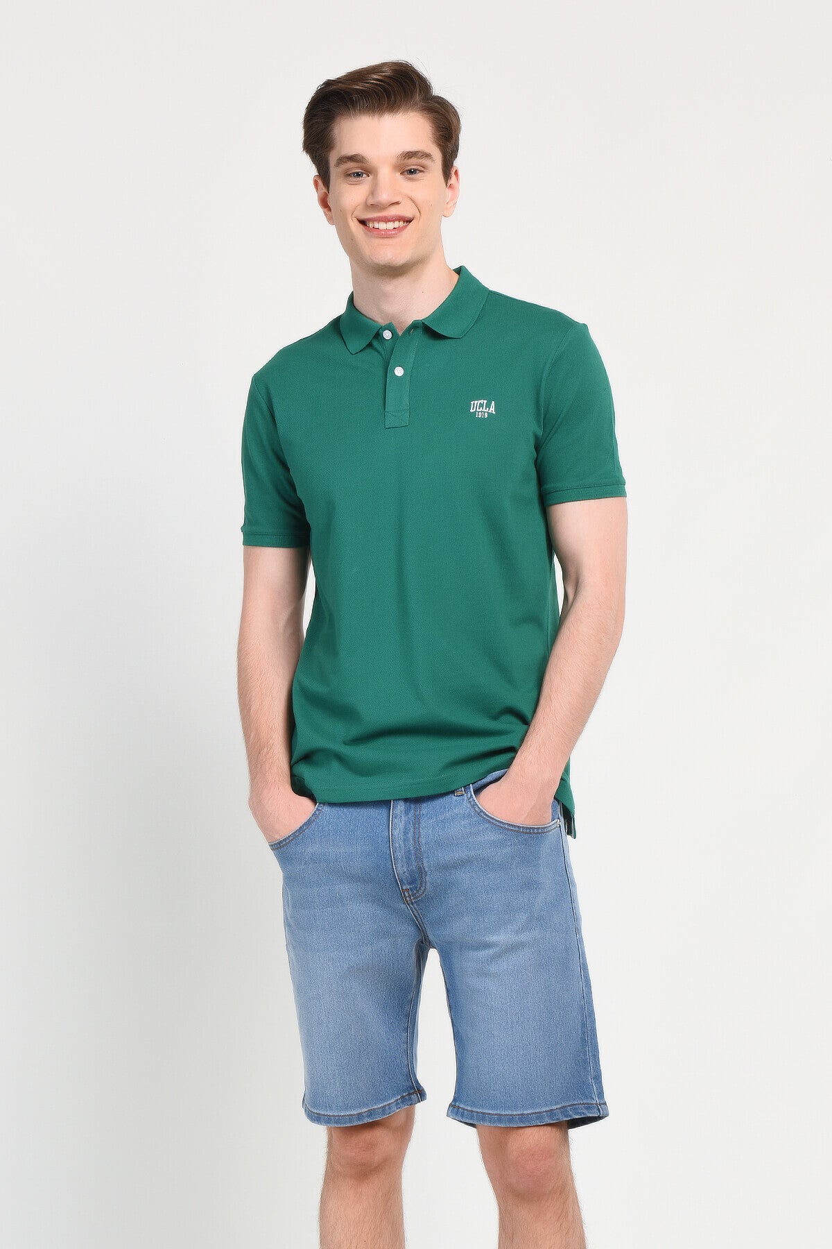 UCLA Tricou cu guler si nasturi, regular fit, logo brodat discret, Verde, LAKES