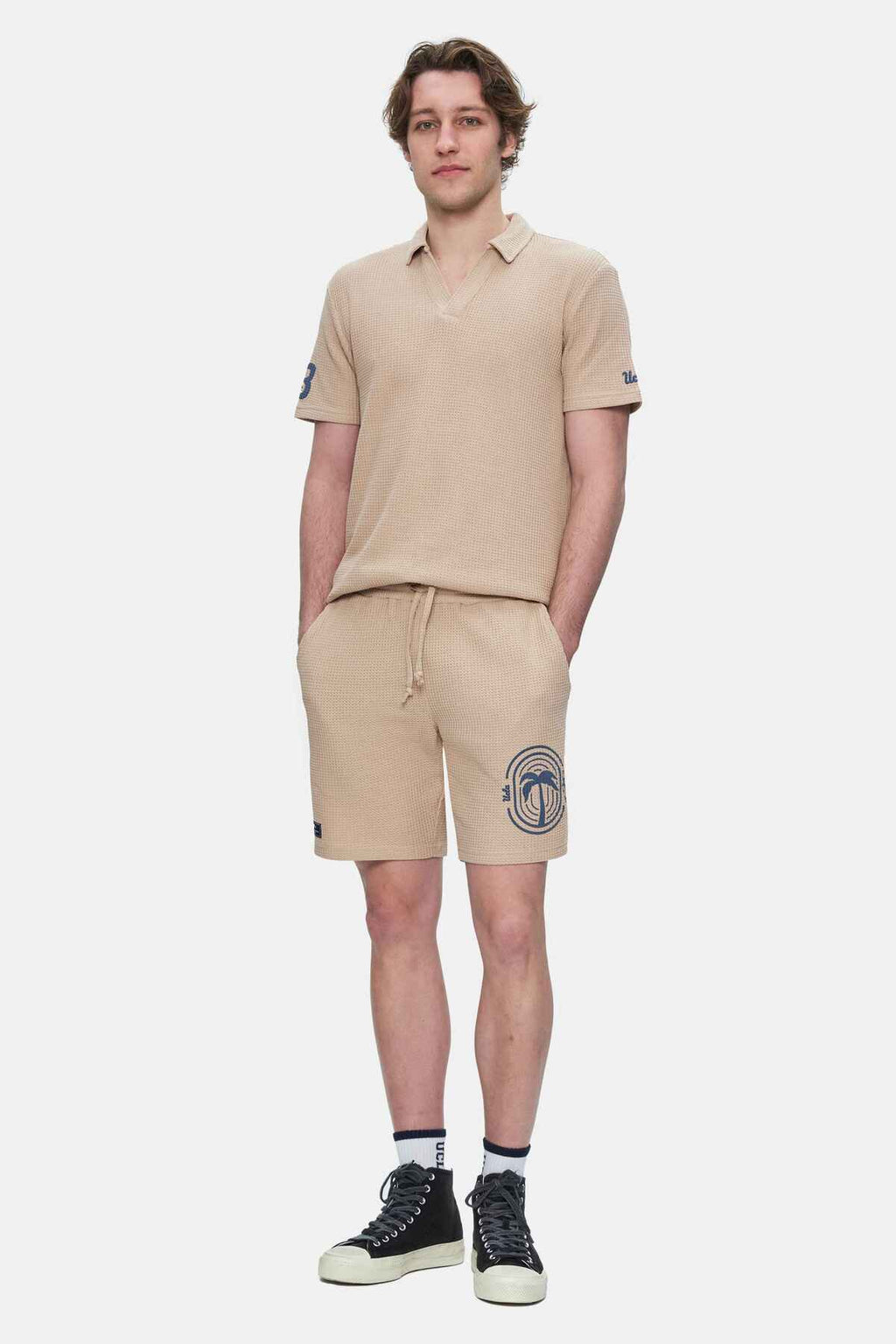 UCLA Pantaloni scurti cu snur si banda elastica in talie, buzunare laterale si imprimeu cu logo discret, Bej, SIERGE
