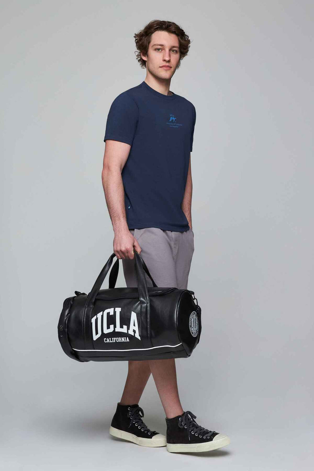 UCLA Tricou cu decolteu la baza gatului, imprimeu cu logo, regular fit, Bleumarin, FABIO