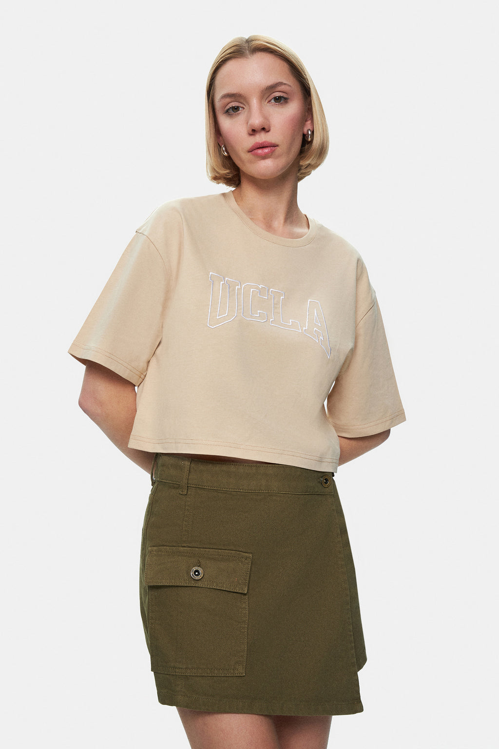 UCLA Pantaloni scurti cu snur si banda elastica in talie, buzunare laterale si imprimeu cu logo discret, Kaki, LINDA