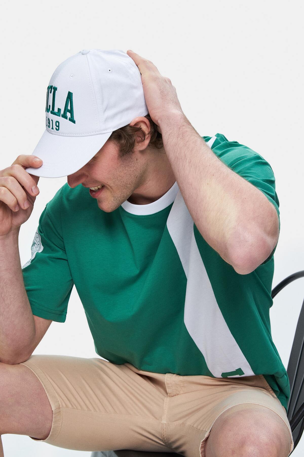 UCLA Tricou cu decolteu la baza gatului, imprimeu cu logo, regular fit, Verde, KEITH