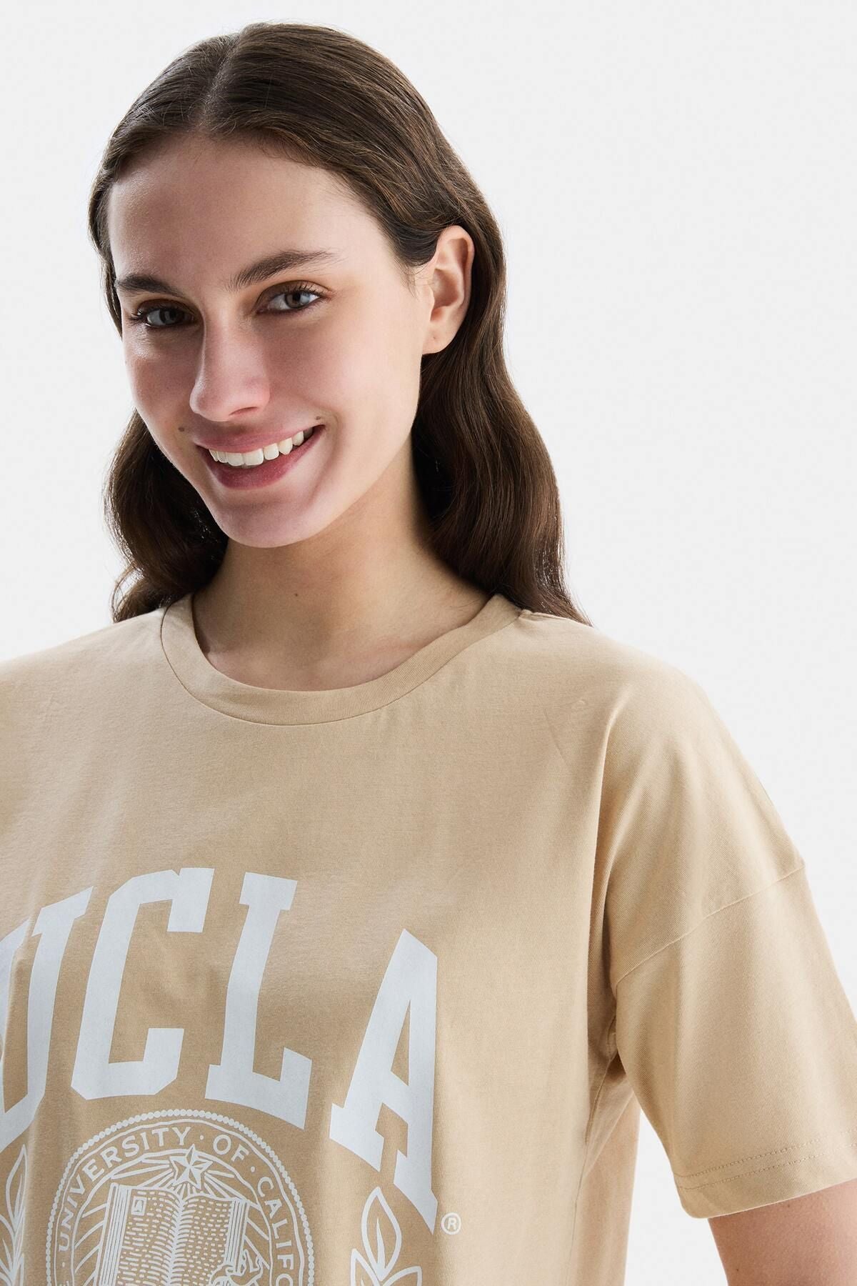 UCLA Tricou cu decolteu la baza gatului, imprimeu cu logo, regular fit, Bej, AVALON