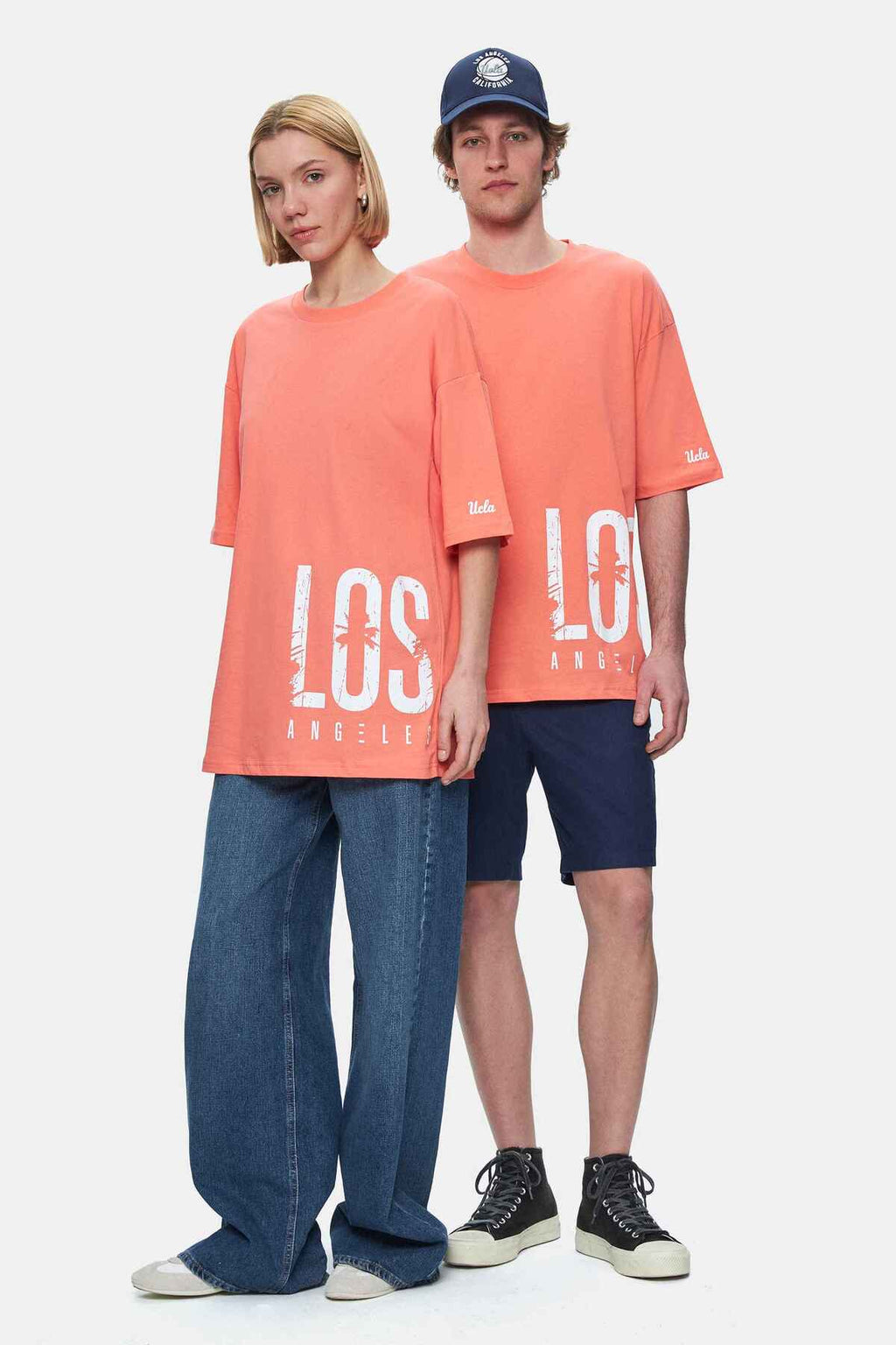 UCLA Tricou cu decolteu la baza gatului, imprimeu cu logo, regular fit, Roz deschis, IGNISO