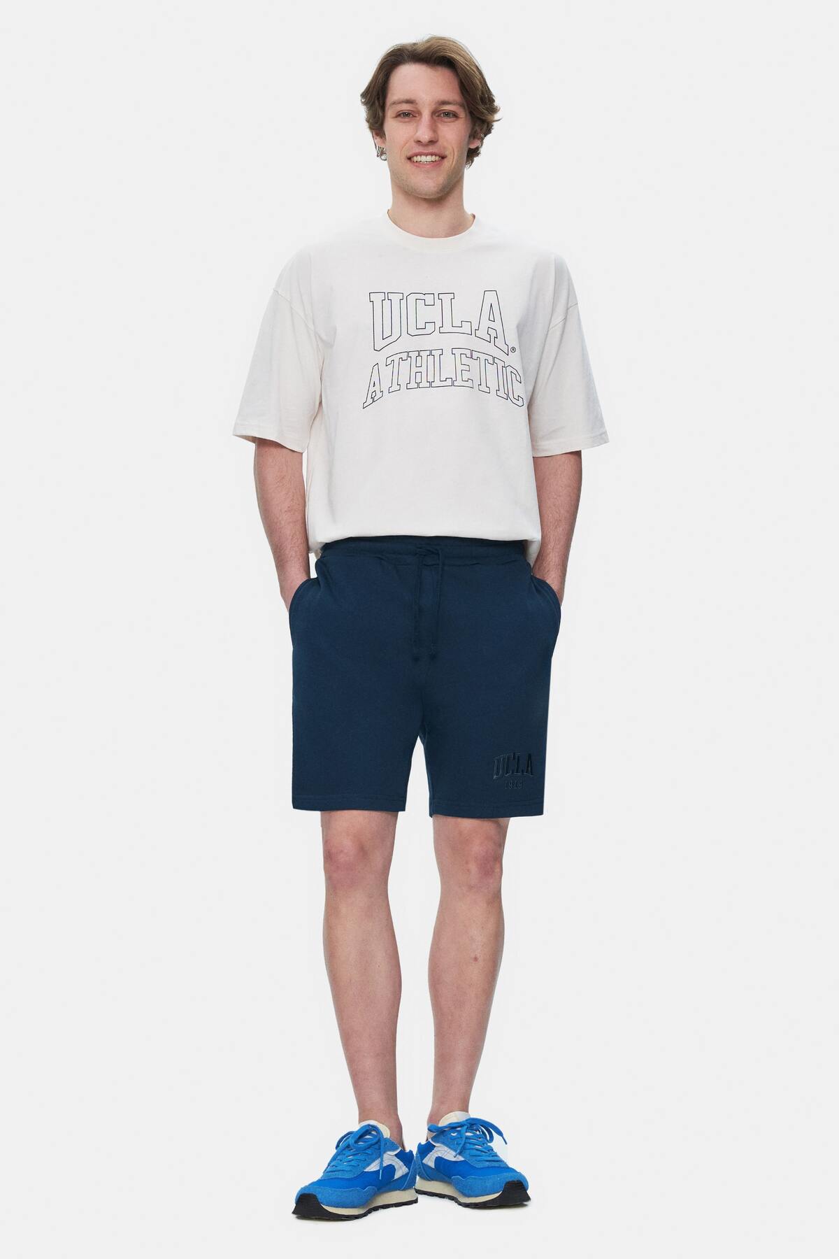 UCLA Pantaloni scurti cu snur si banda elastica in talie, buzunare laterale si imprimeu cu logo discret, Bleumarin, JARVIS
