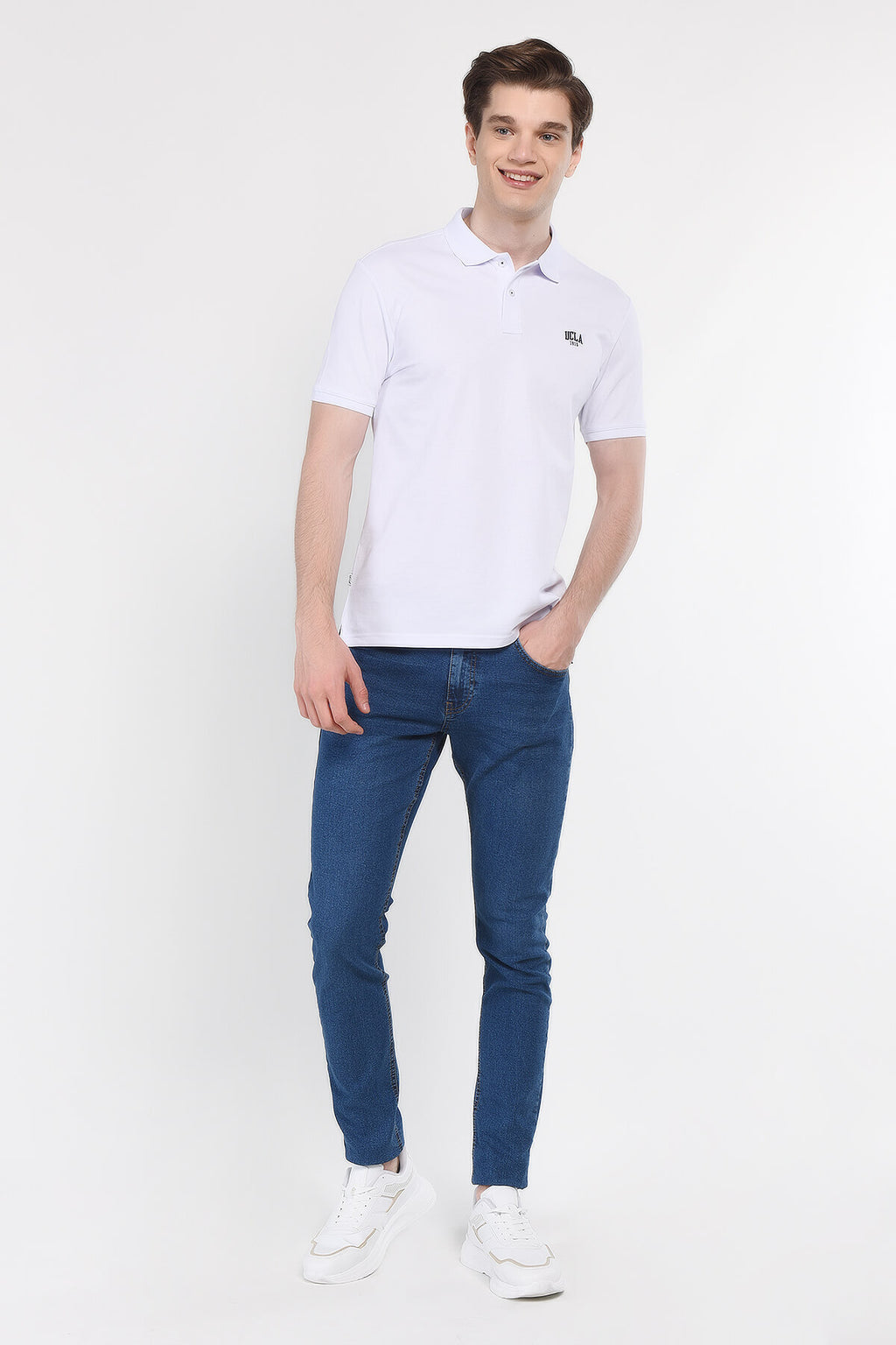 UCLA Tricou cu guler si nasturi, regular fit, logo brodat discret, Alb, LAKES