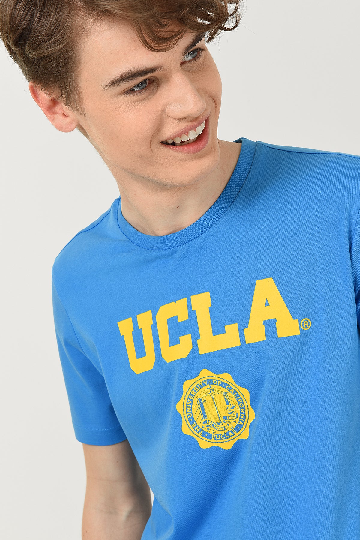 UCLA Tricou cu decolteu la baza gatului, imprimeu cu logo, regular fit, Albastru, GAYLEY