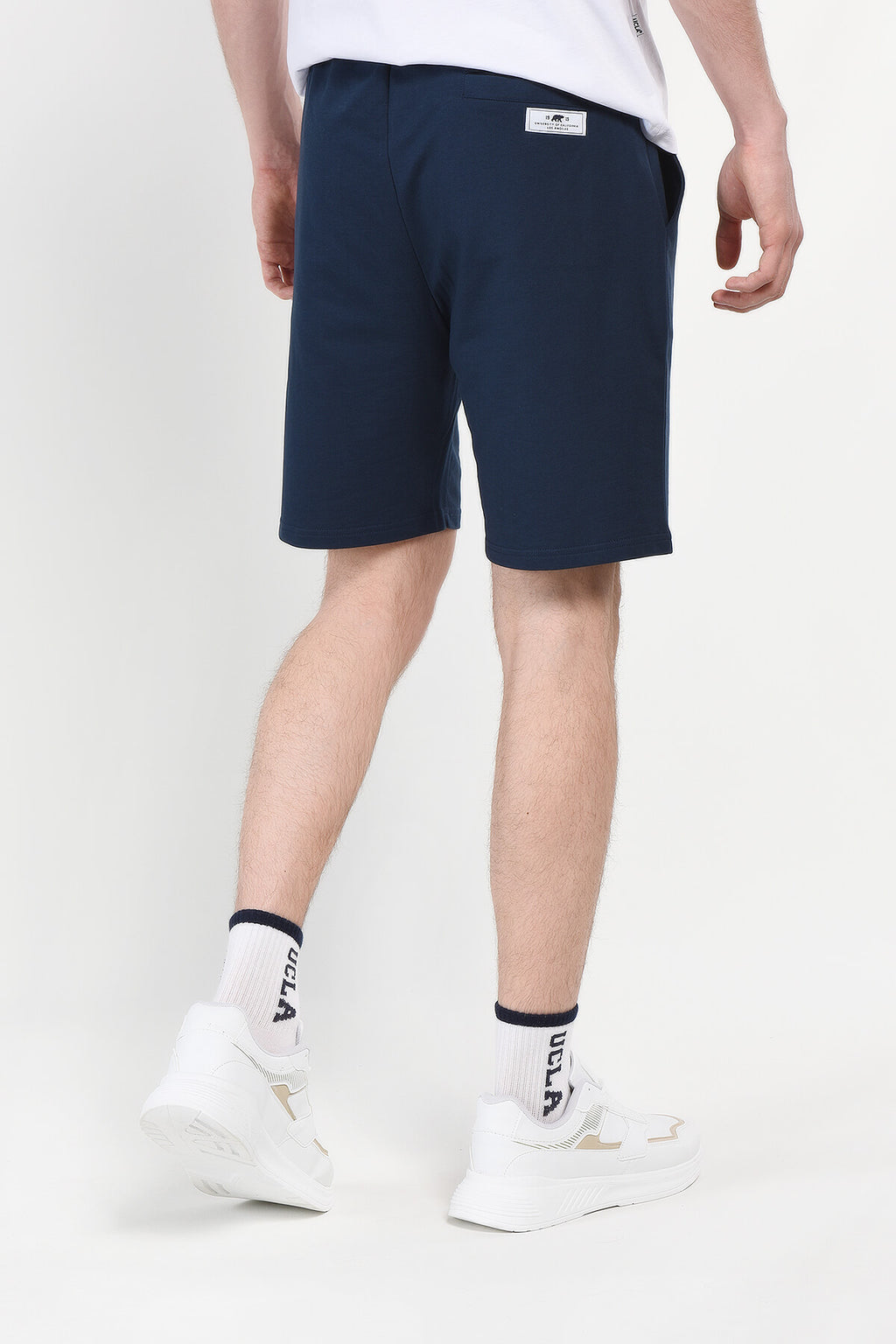 UCLA Pantaloni scurti cu snur si banda elastica in talie, buzunare laterale si imprimeu cu logo discret, Bleumarin, FOWLER