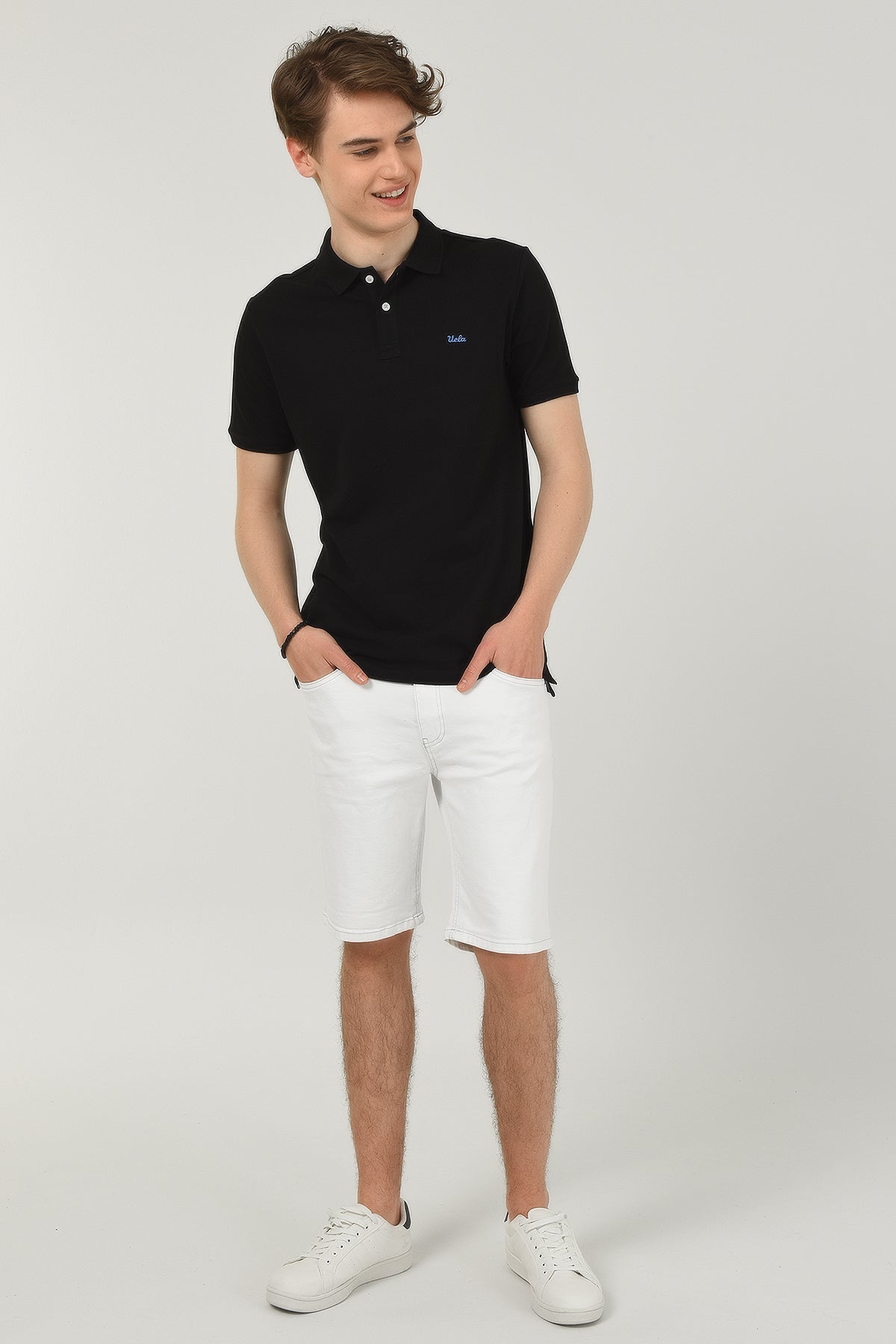 UCLA Tricou cu guler si nasturi, regular fit, logo brodat discret, Negru, LAKE