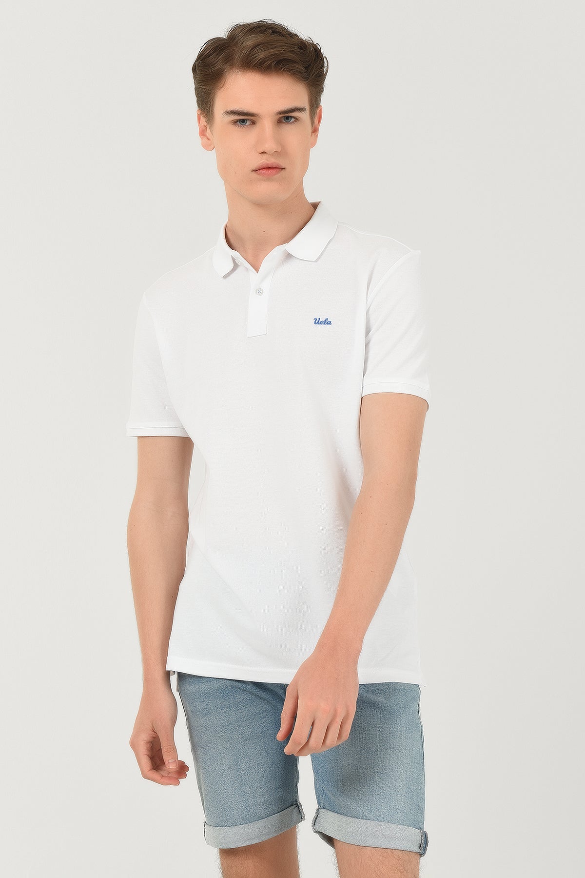 UCLA Tricou cu guler si nasturi, regular fit, logo brodat discret, Alb, LAKE