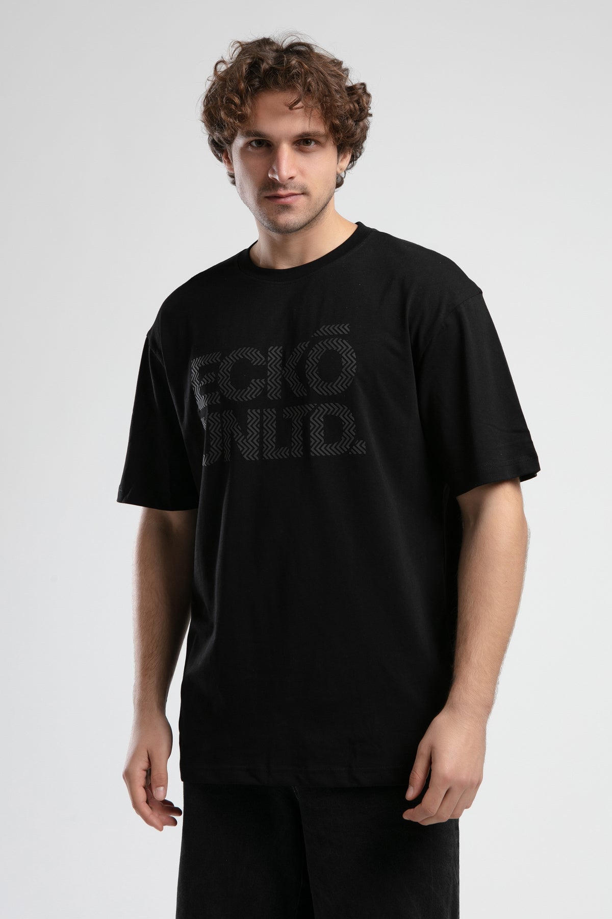Ecko Unltd. Tricou cu decolteu la baza gatului, imprimeu cu logo, Negru, ASTORIA