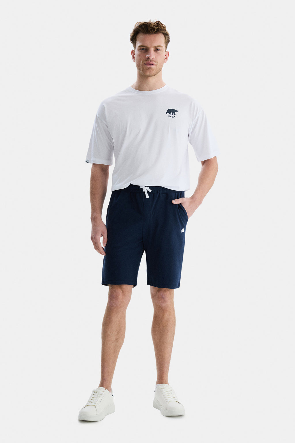 UCLA Pantaloni scurti cu snur si banda elastica in talie, buzunare laterale si imprimeu cu logo discret, Bleumarin, CLARION