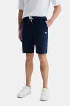 UCLA Pantaloni scurti cu snur si banda elastica in talie, buzunare laterale si imprimeu cu logo discret, Bleumarin, CLARION