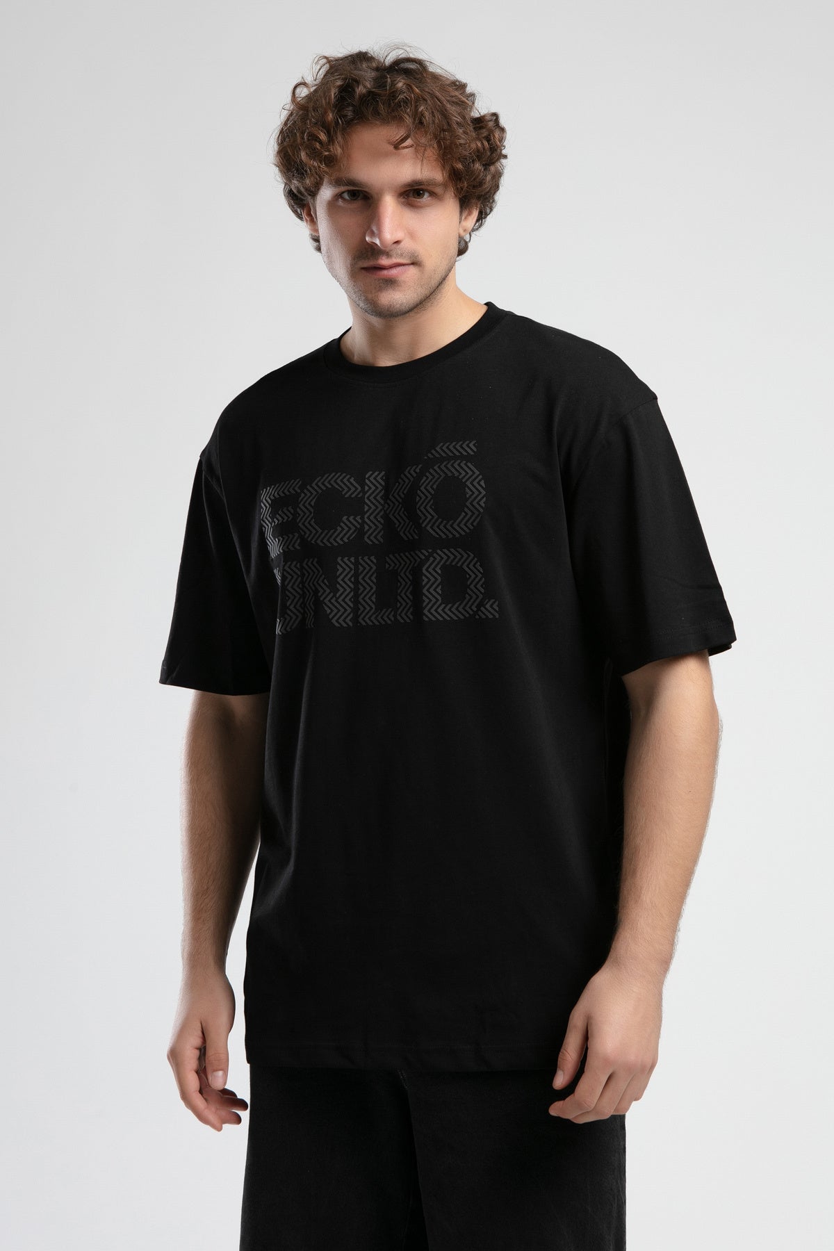Ecko Unltd. Tricou cu decolteu la baza gatului si imprimeu cu logo
