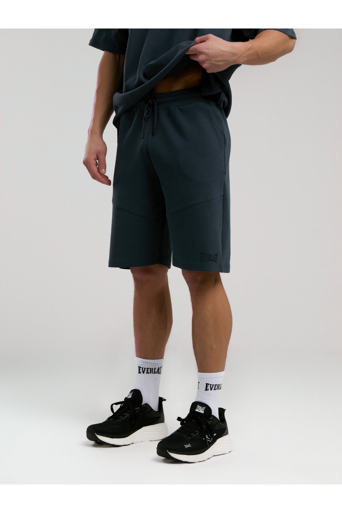 Everlast Pantaloni scurti cu talie elastica si snur, buzunare laterale si logo discret