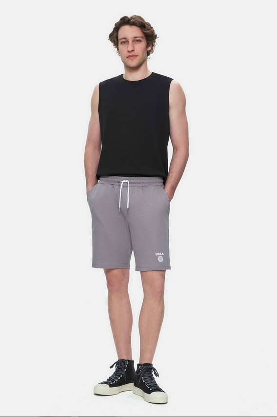 UCLA Pantaloni scurti cu snur si banda elastica in talie, buzunare laterale si imprimeu cu logo discret, Gri, FOWLER