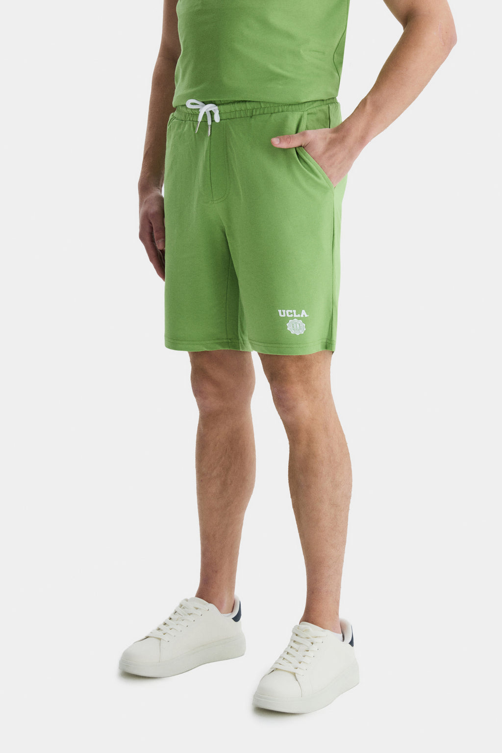 UCLA Pantaloni scurti cu snur si banda elastica in talie, buzunare laterale si imprimeu cu logo discret, NEPHRITE, FOWLER