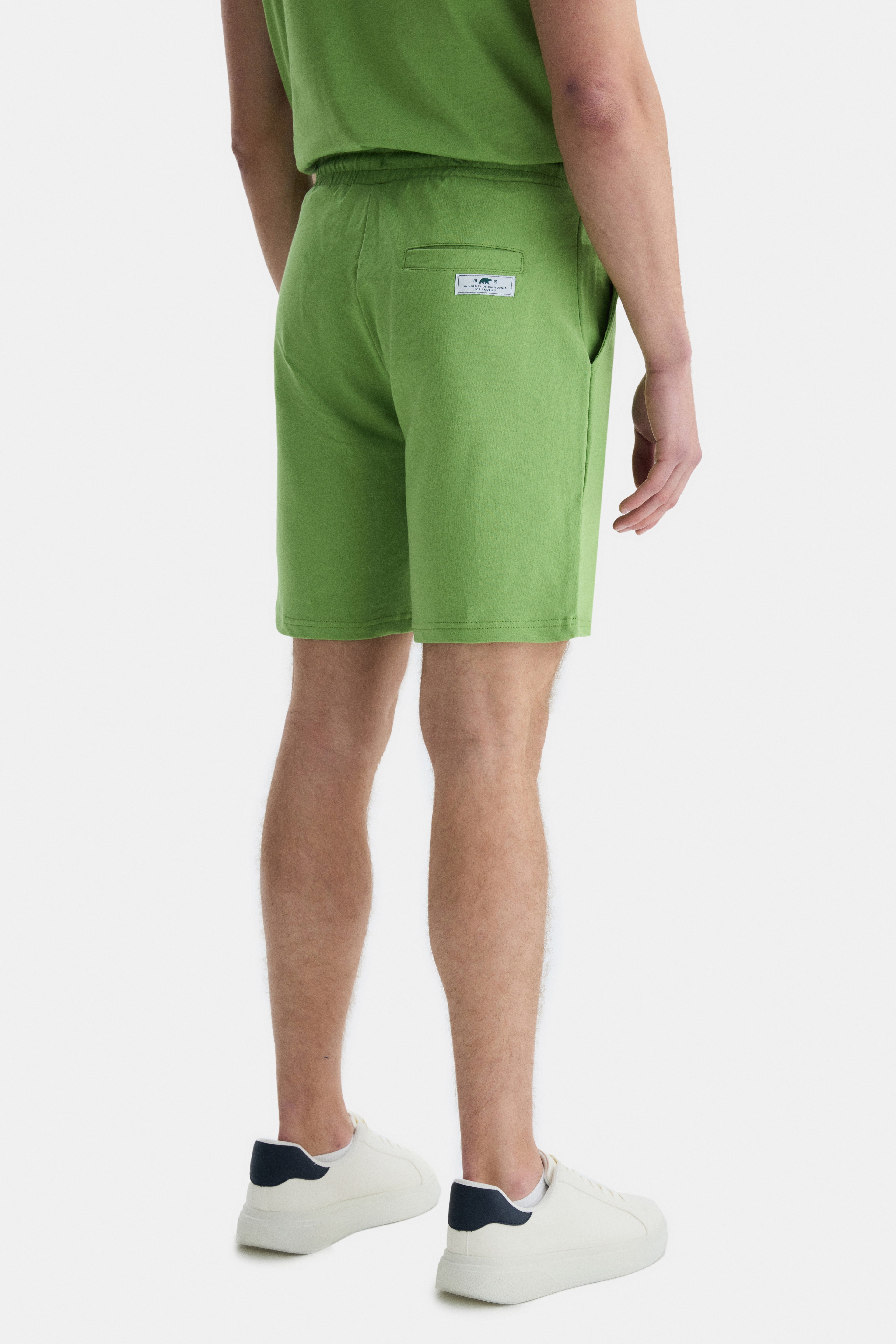 UCLA Pantaloni scurti cu snur si banda elastica in talie, buzunare laterale si imprimeu cu logo discret, NEPHRITE, FOWLER