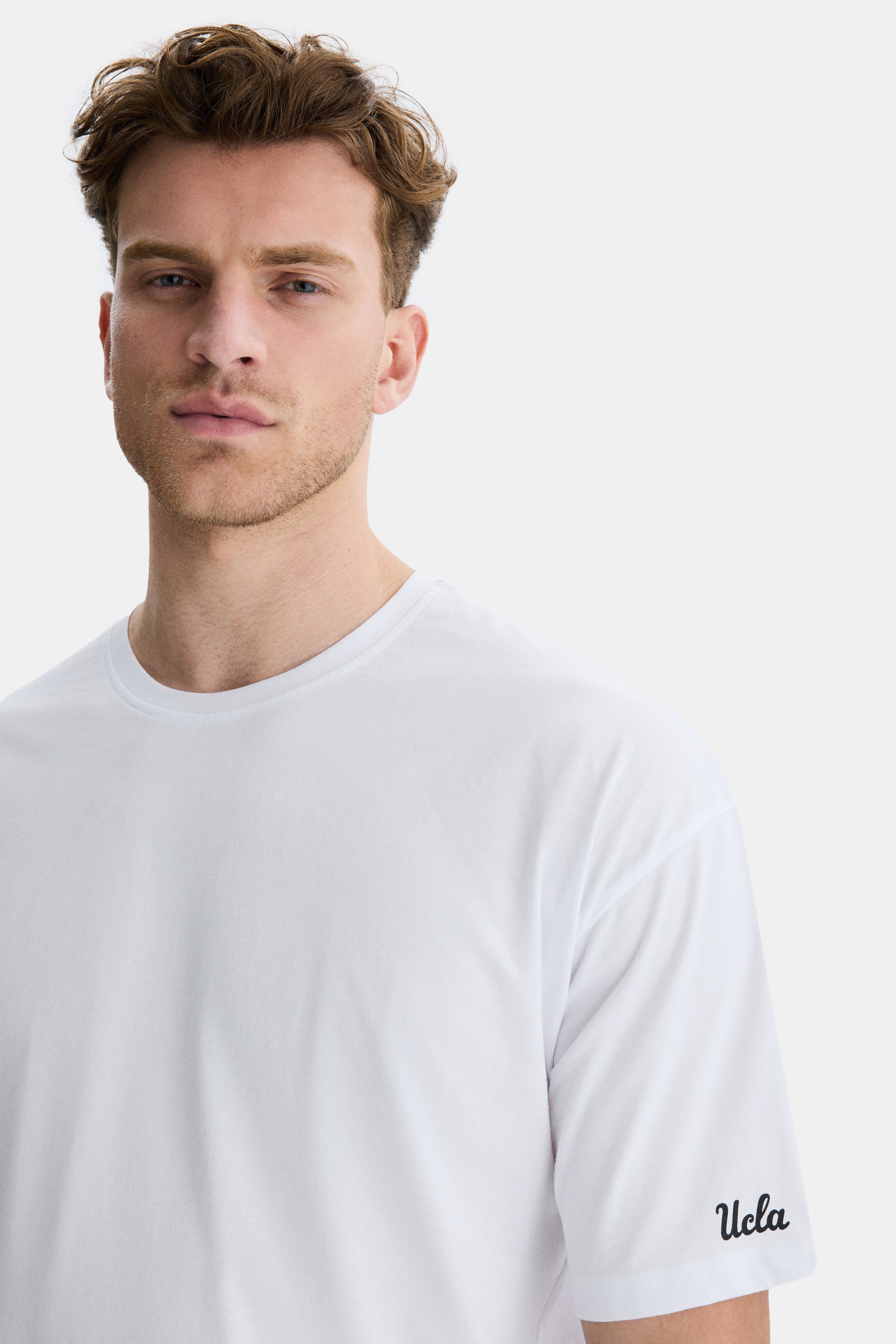 UCLA Tricou cu decolteu la baza gatului, imprimeu cu logo, regular fit, Alb, IGNISO