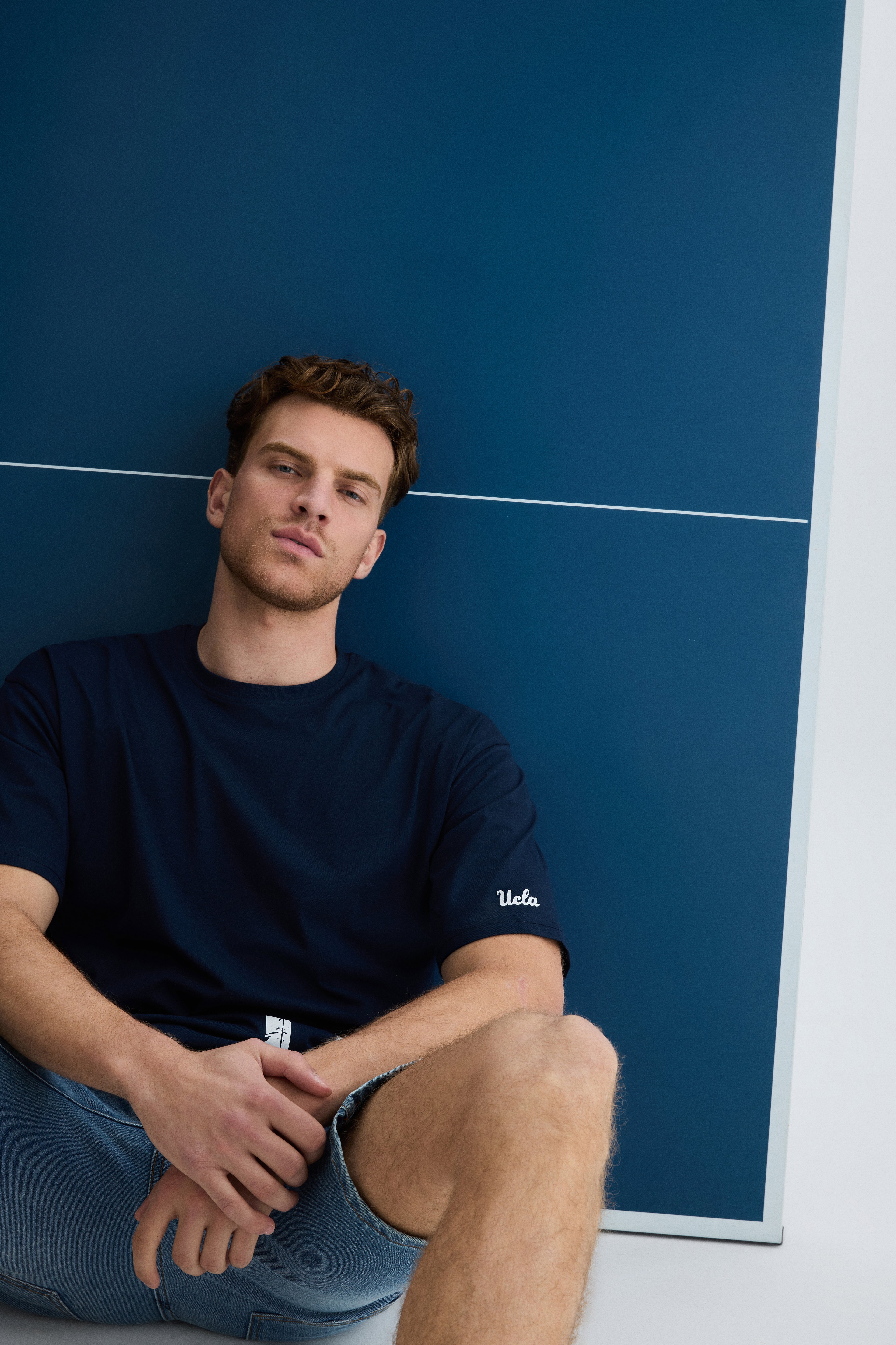 UCLA Tricou cu decolteu la baza gatului, imprimeu cu logo, regular fit, Bleumarin, IGNISO